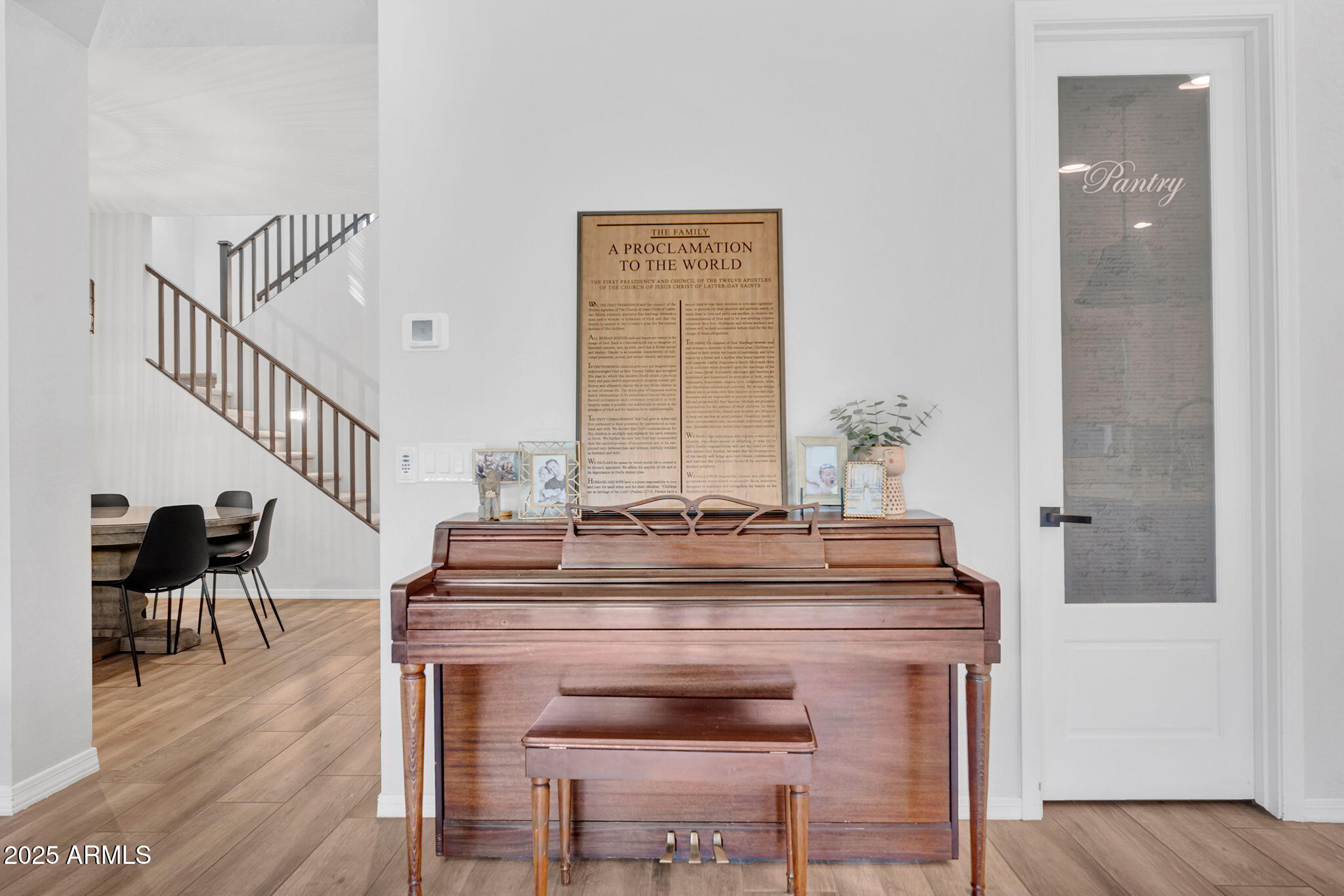 3415 E ARABIAN Drive