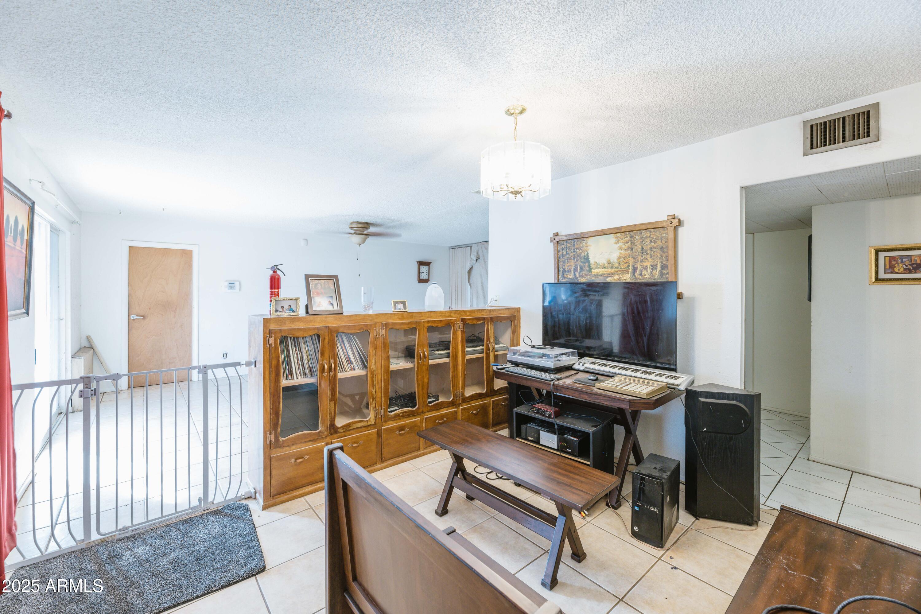 6445 W WINDSOR Boulevard