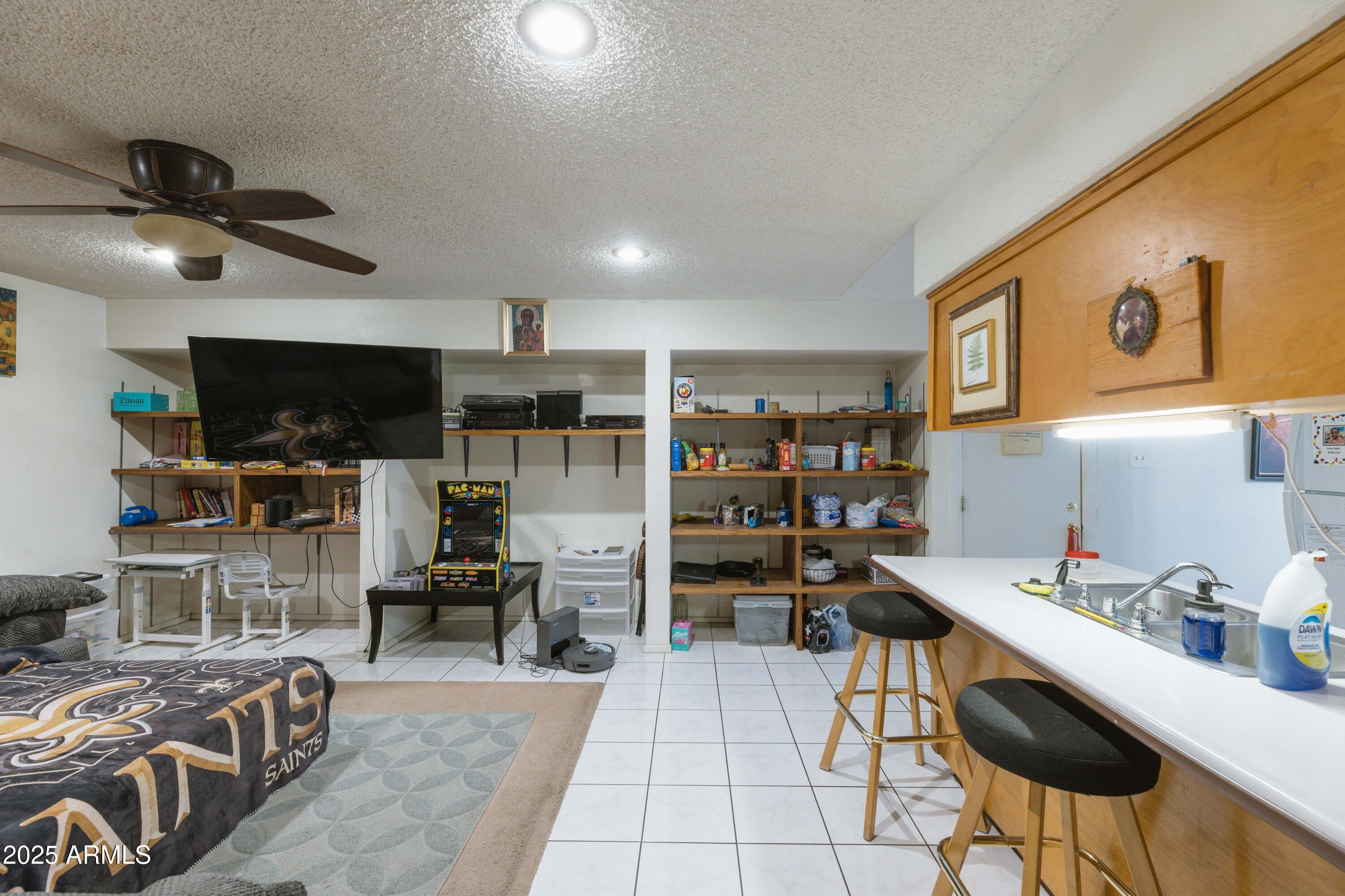 6445 W WINDSOR Boulevard