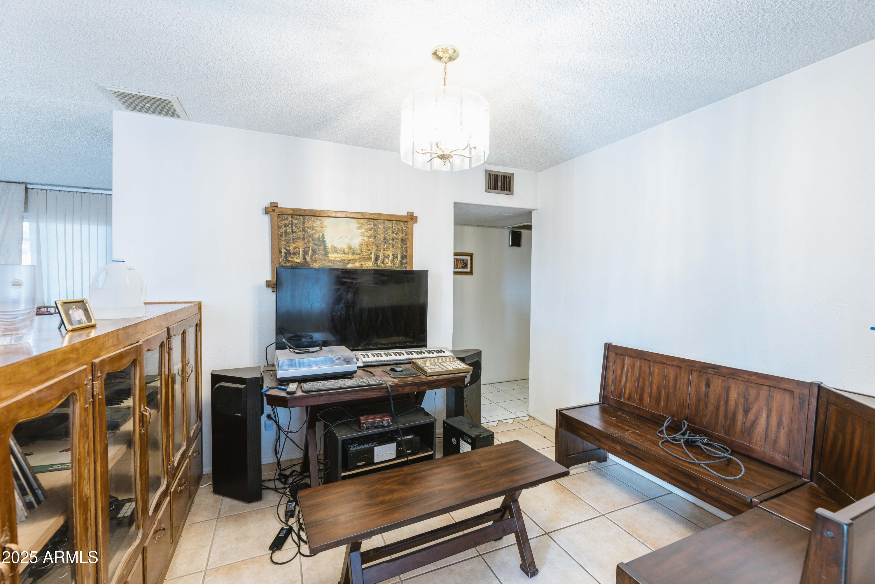 6445 W WINDSOR Boulevard