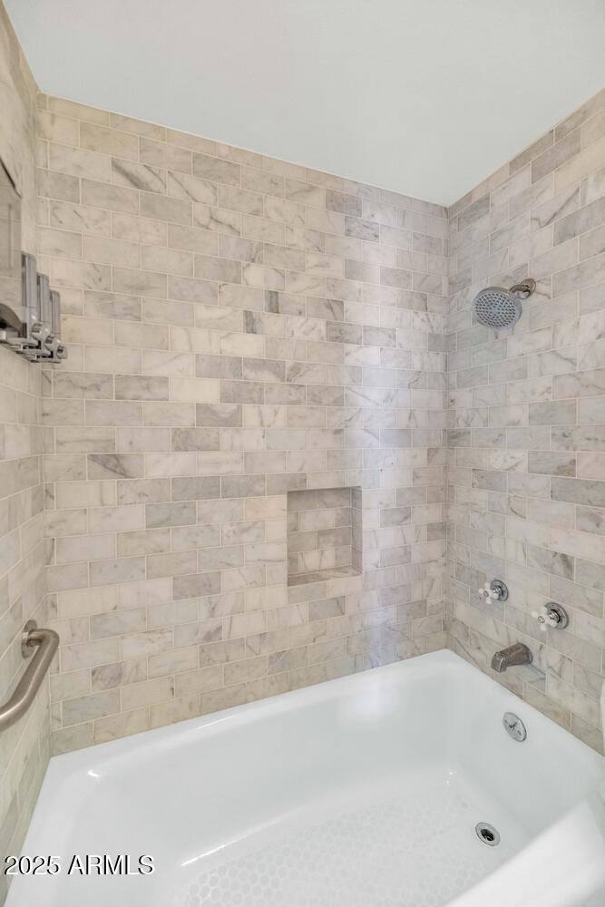 4525 N 66TH Street, 10