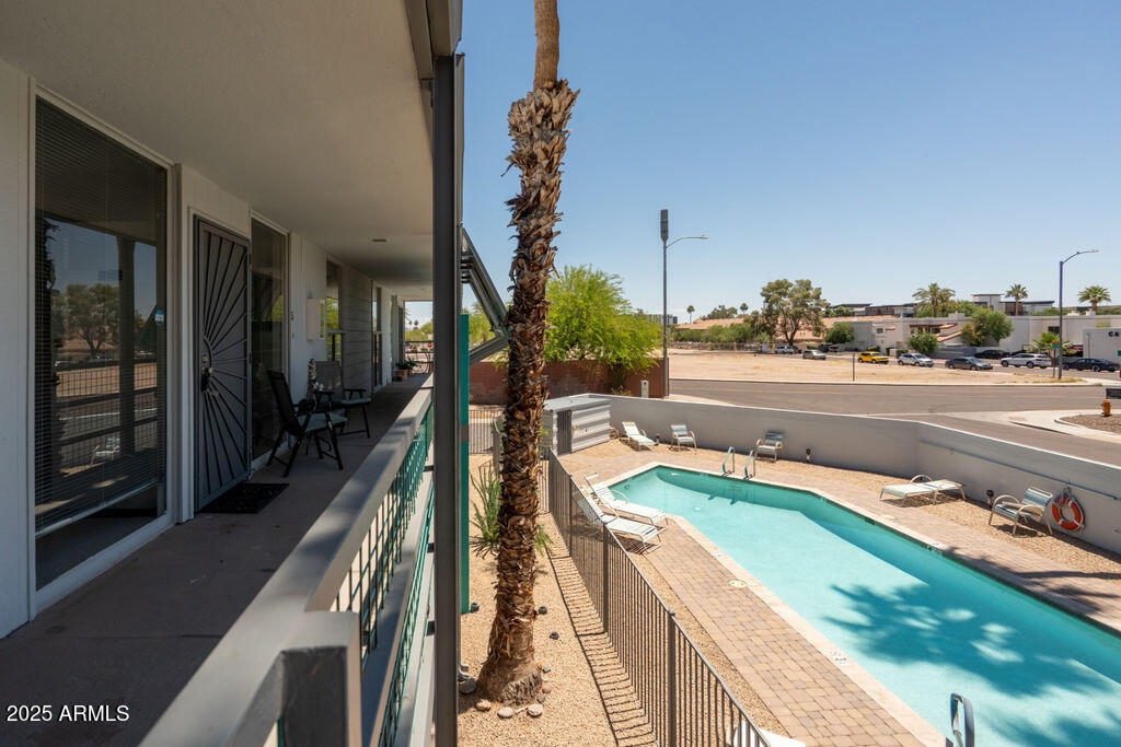 6936 E 4TH Street, 5