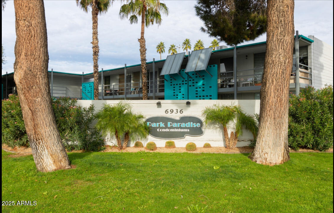 6936 E 4TH Street, 5