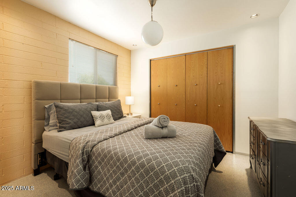 6936 E 4TH Street, 5