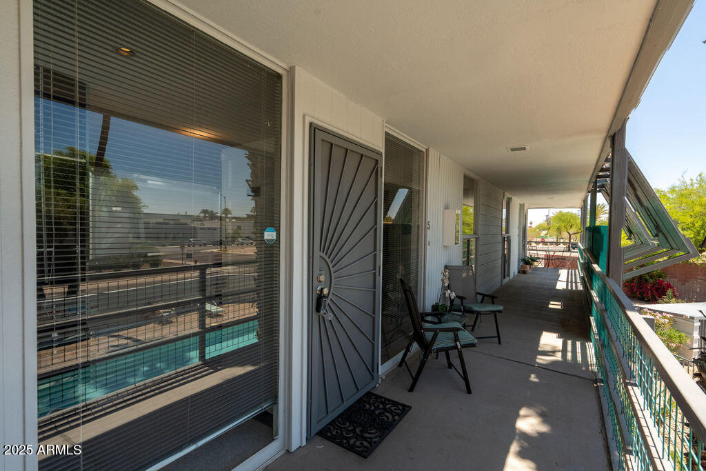 6936 E 4TH Street, 5