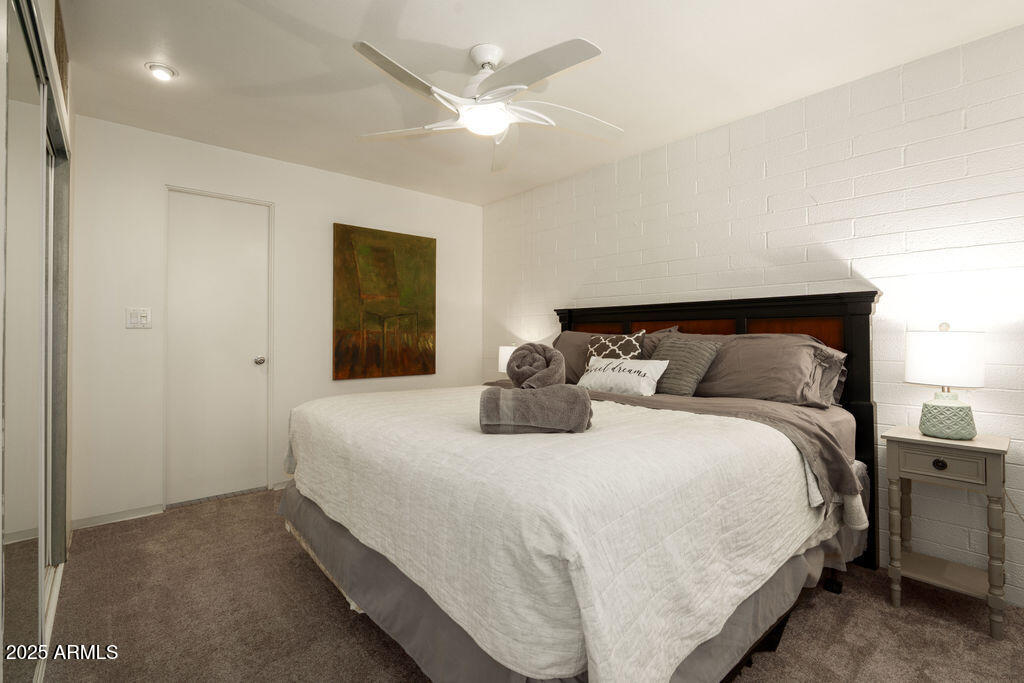 6936 E 4TH Street, 5