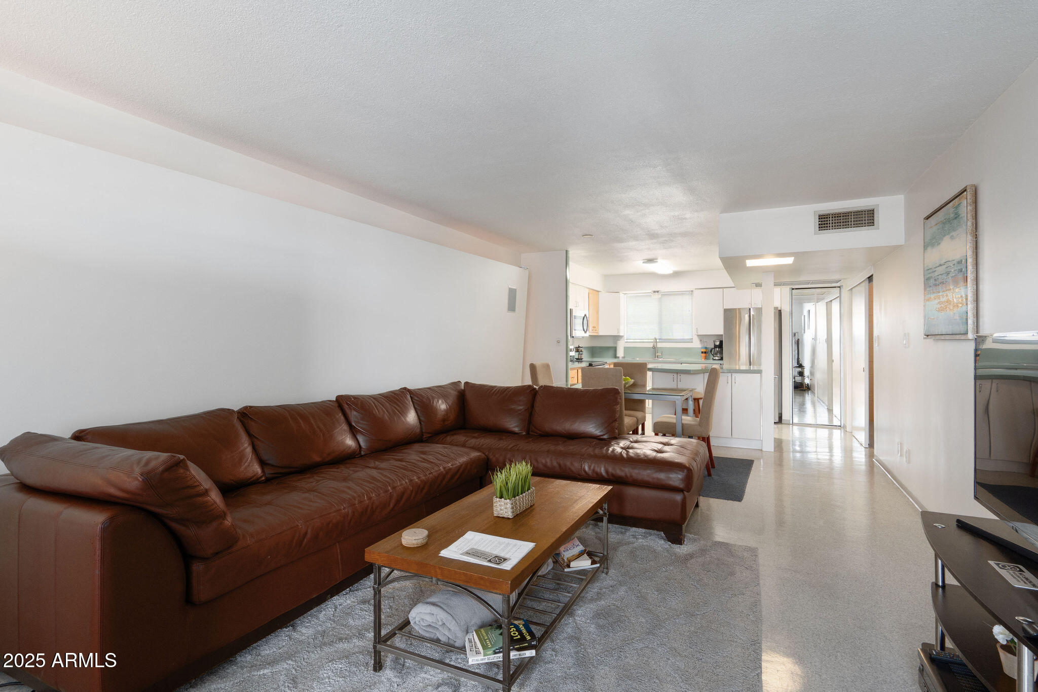 6936 E 4TH Street, 5