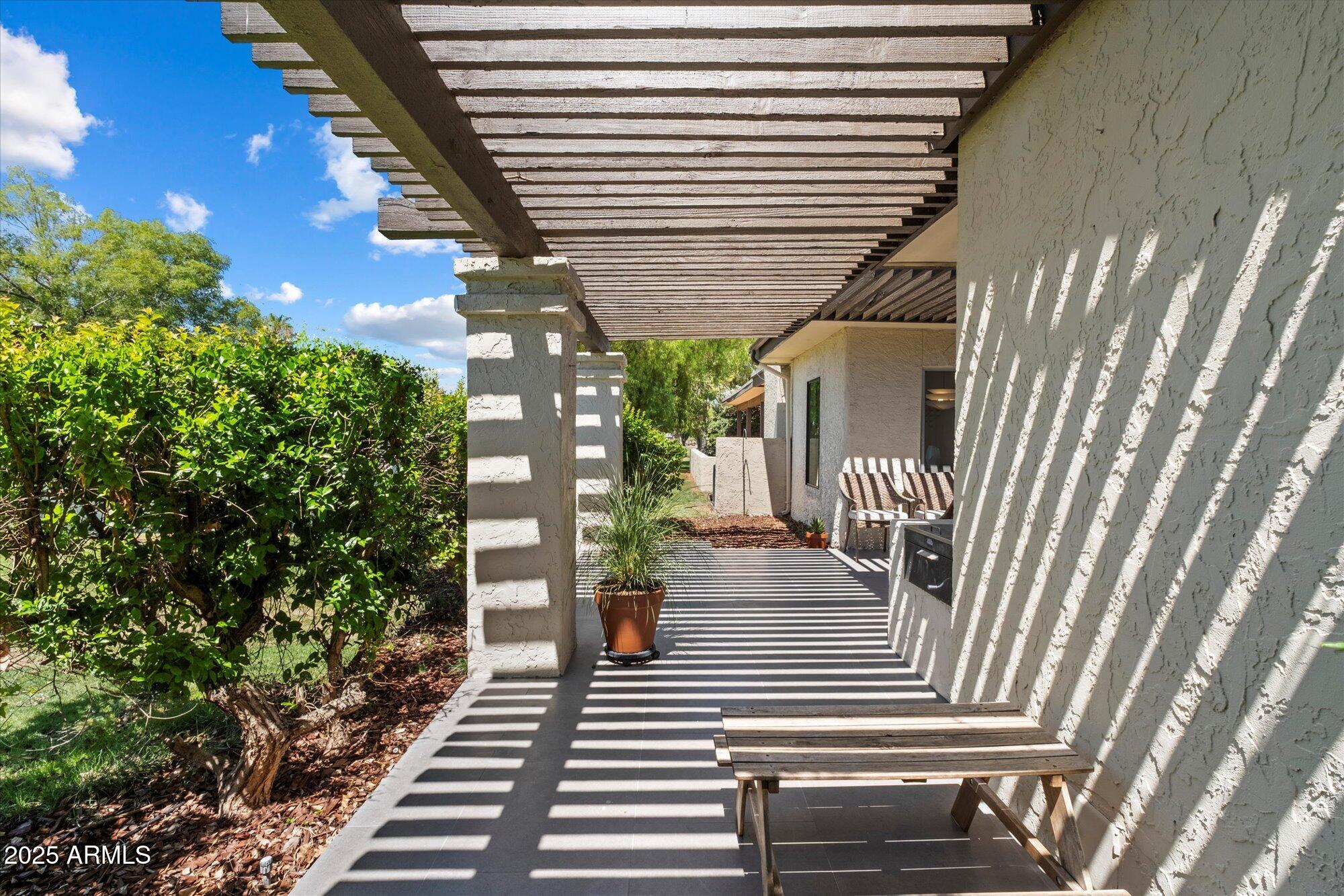 6055 E VERNON Avenue