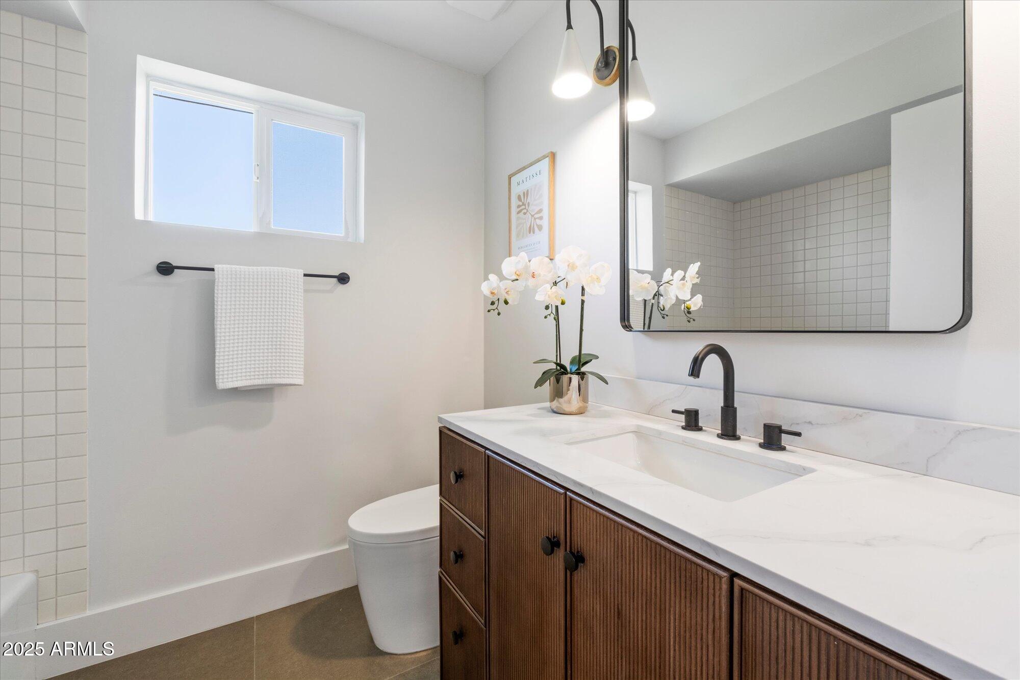 6055 E VERNON Avenue