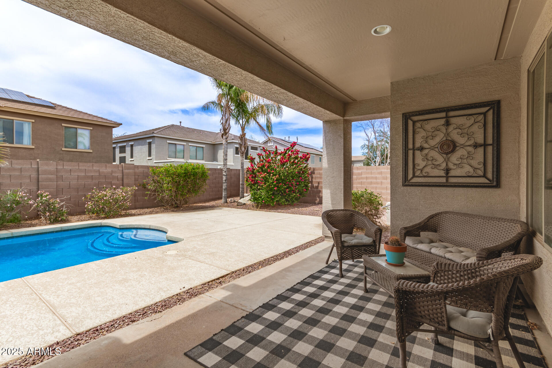 18614 E ORIOLE Way