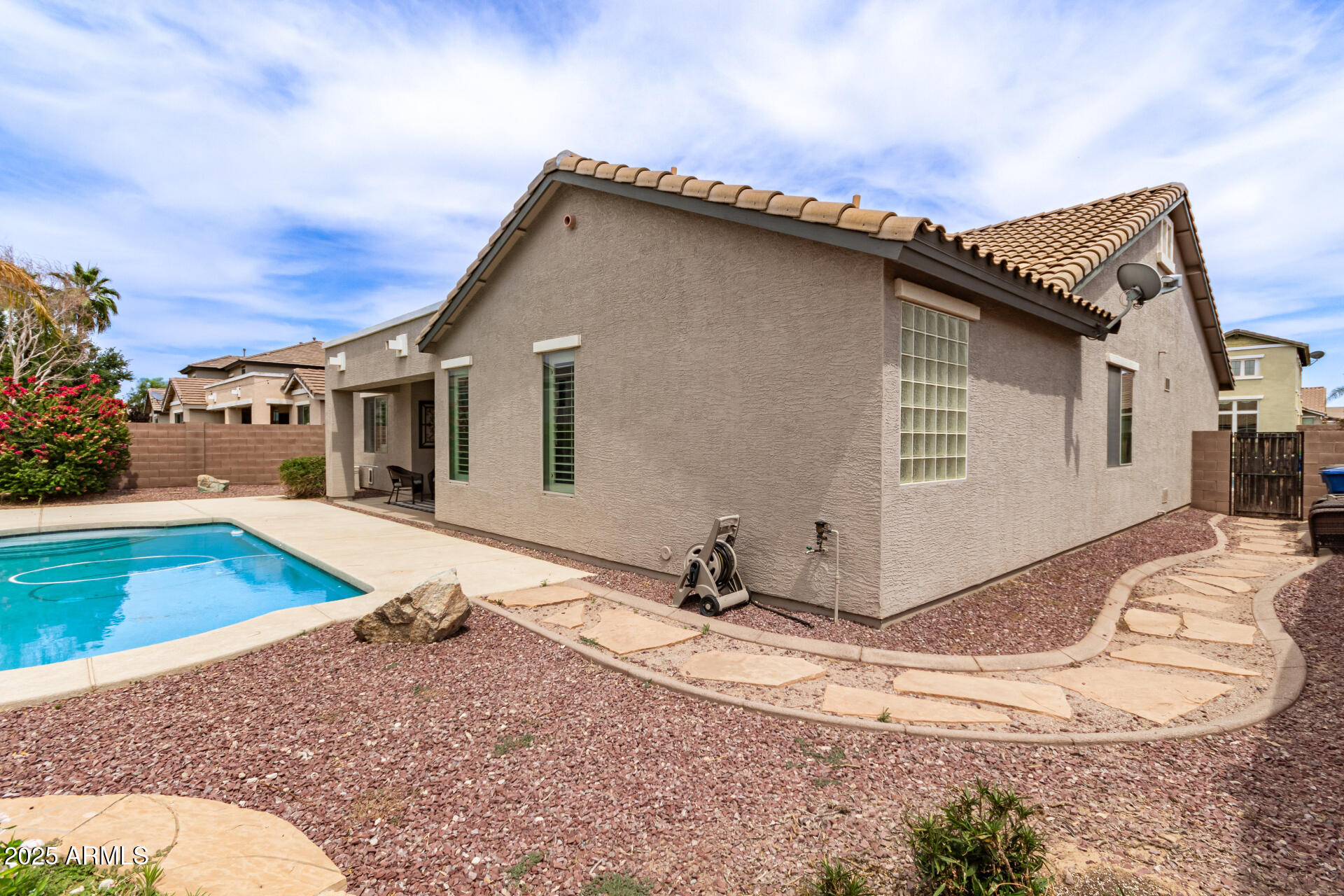 18614 E ORIOLE Way