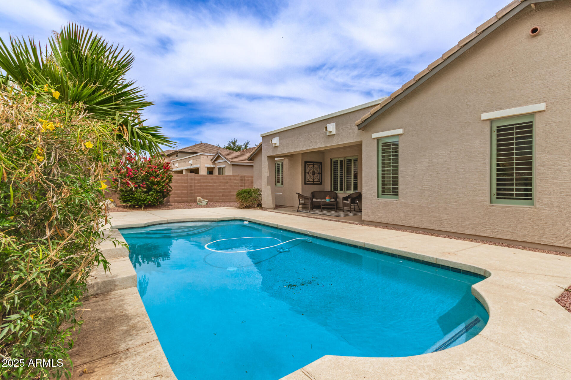 18614 E ORIOLE Way