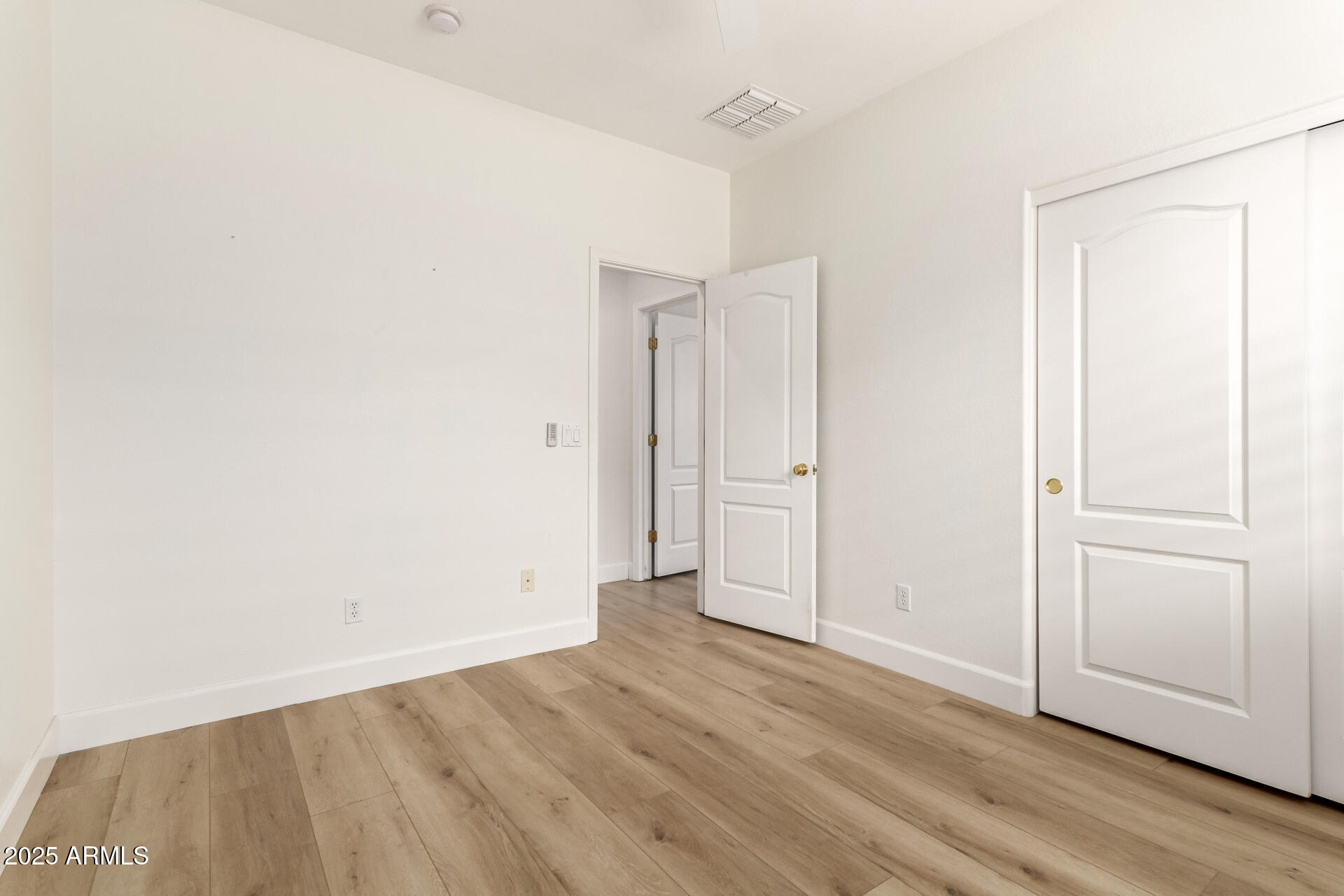 18614 E ORIOLE Way