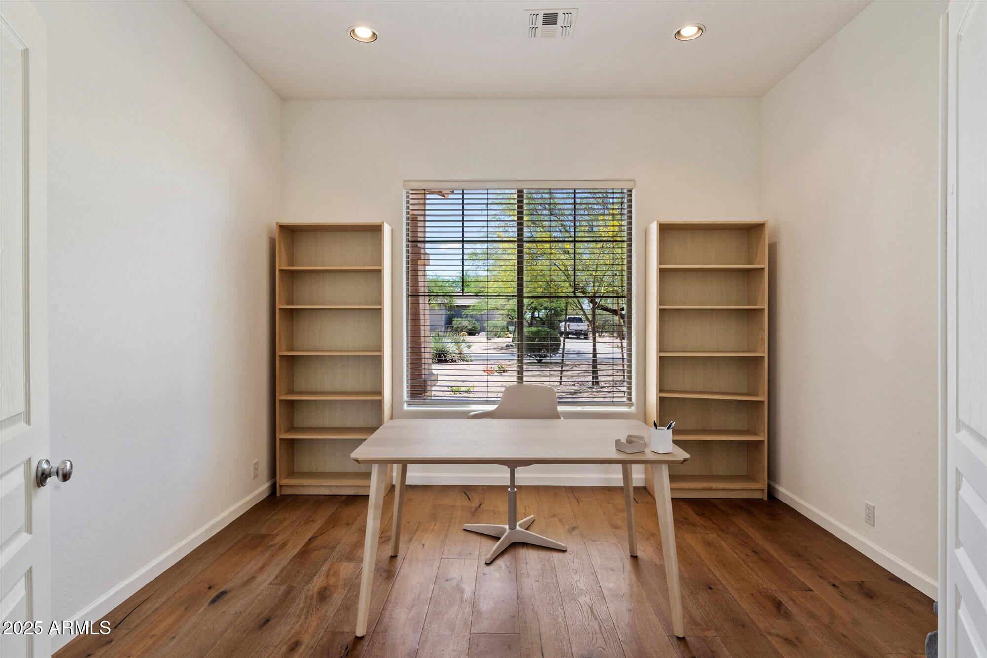 5832 E BENT TREE Drive