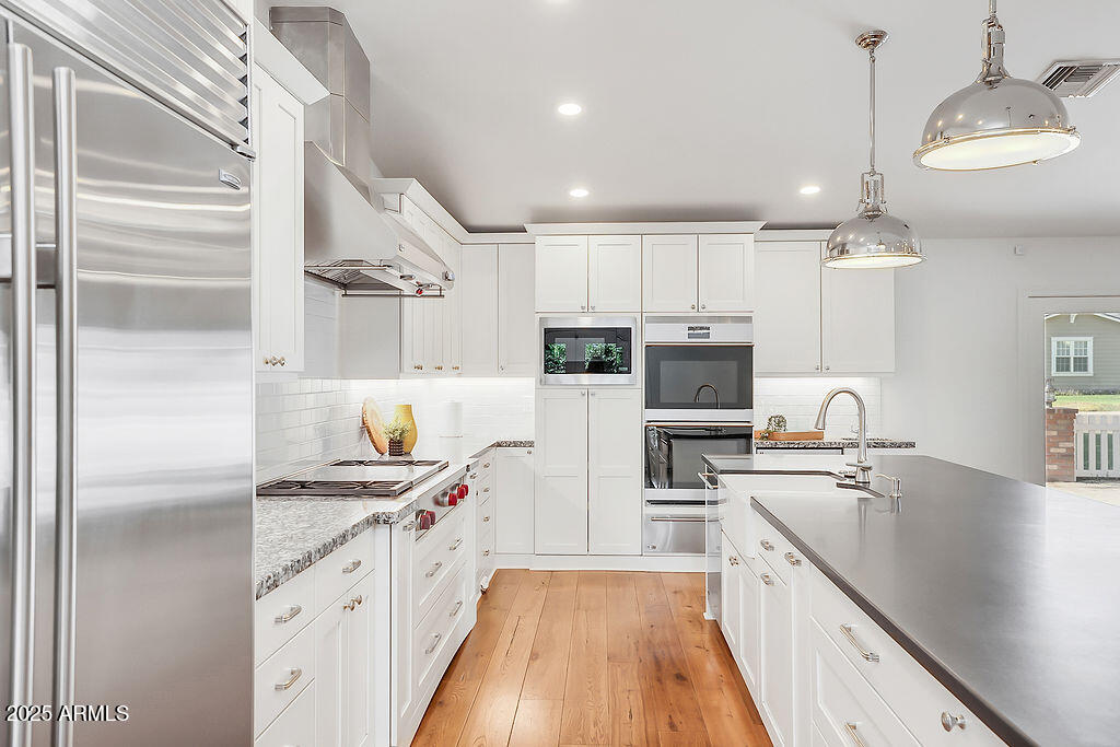 3817 E HIGHLAND Avenue