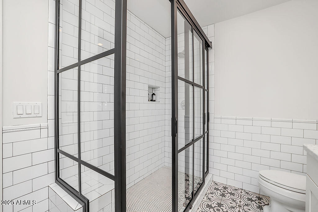 3817 E HIGHLAND Avenue