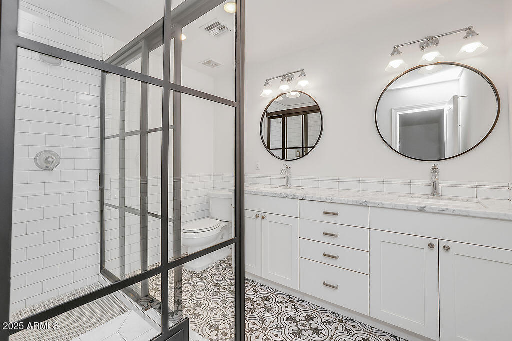 3817 E HIGHLAND Avenue