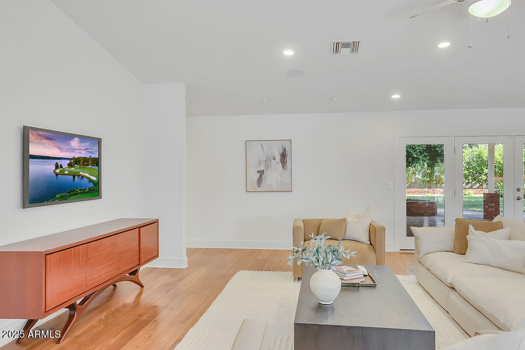 3817 E HIGHLAND Avenue