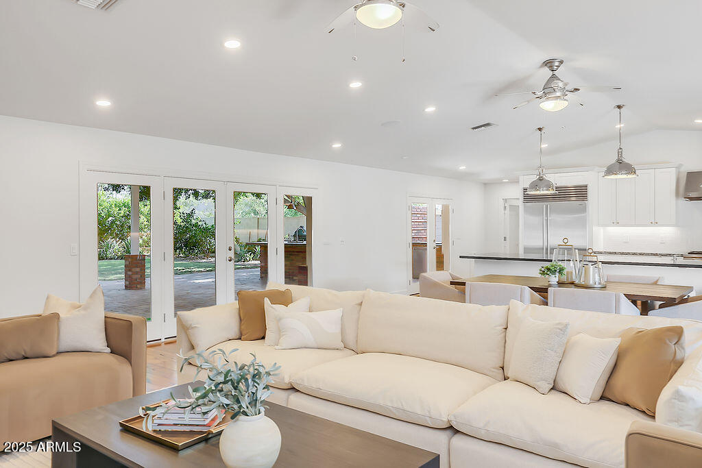 3817 E HIGHLAND Avenue