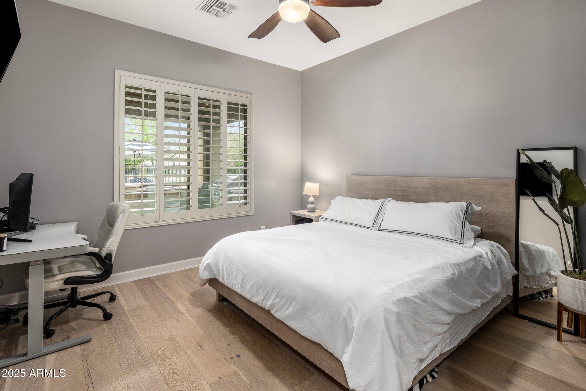 5434 E BARWICK Drive