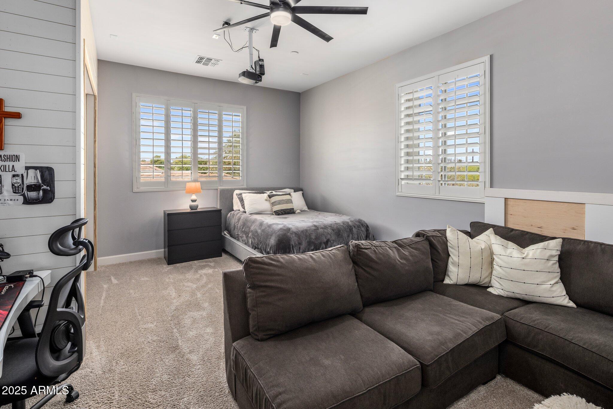 5434 E BARWICK Drive