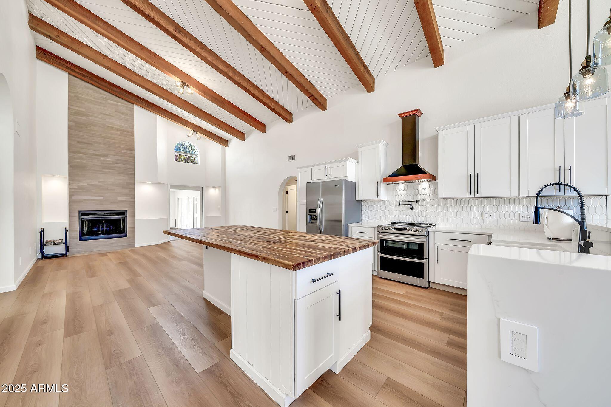 4601 E CAROLINA Drive