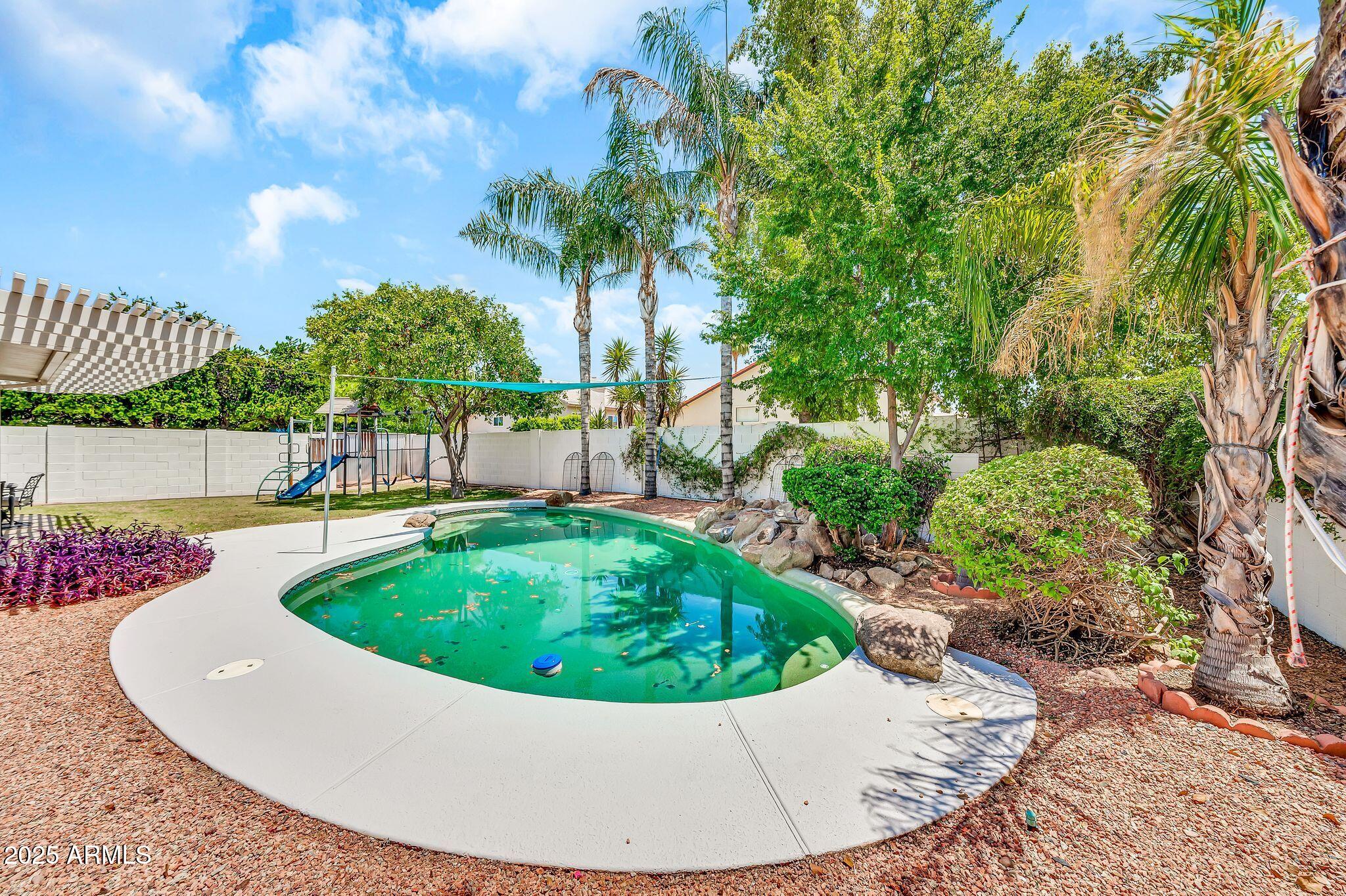 4601 E CAROLINA Drive