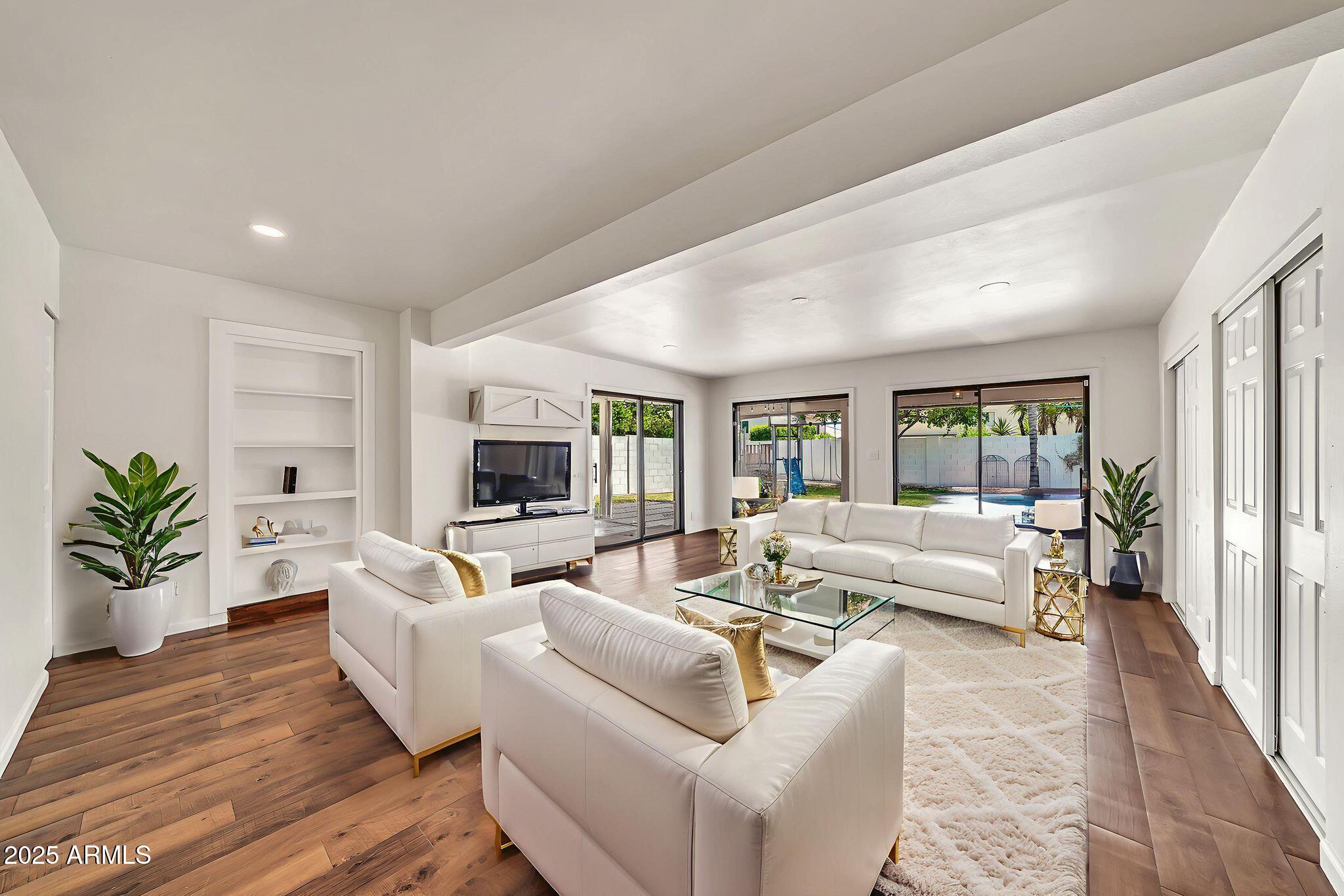 4601 E CAROLINA Drive