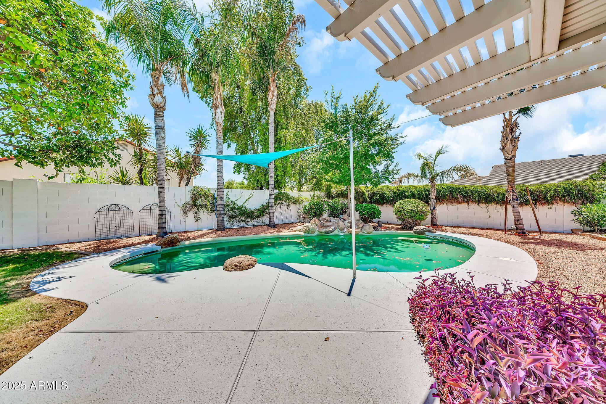 4601 E CAROLINA Drive