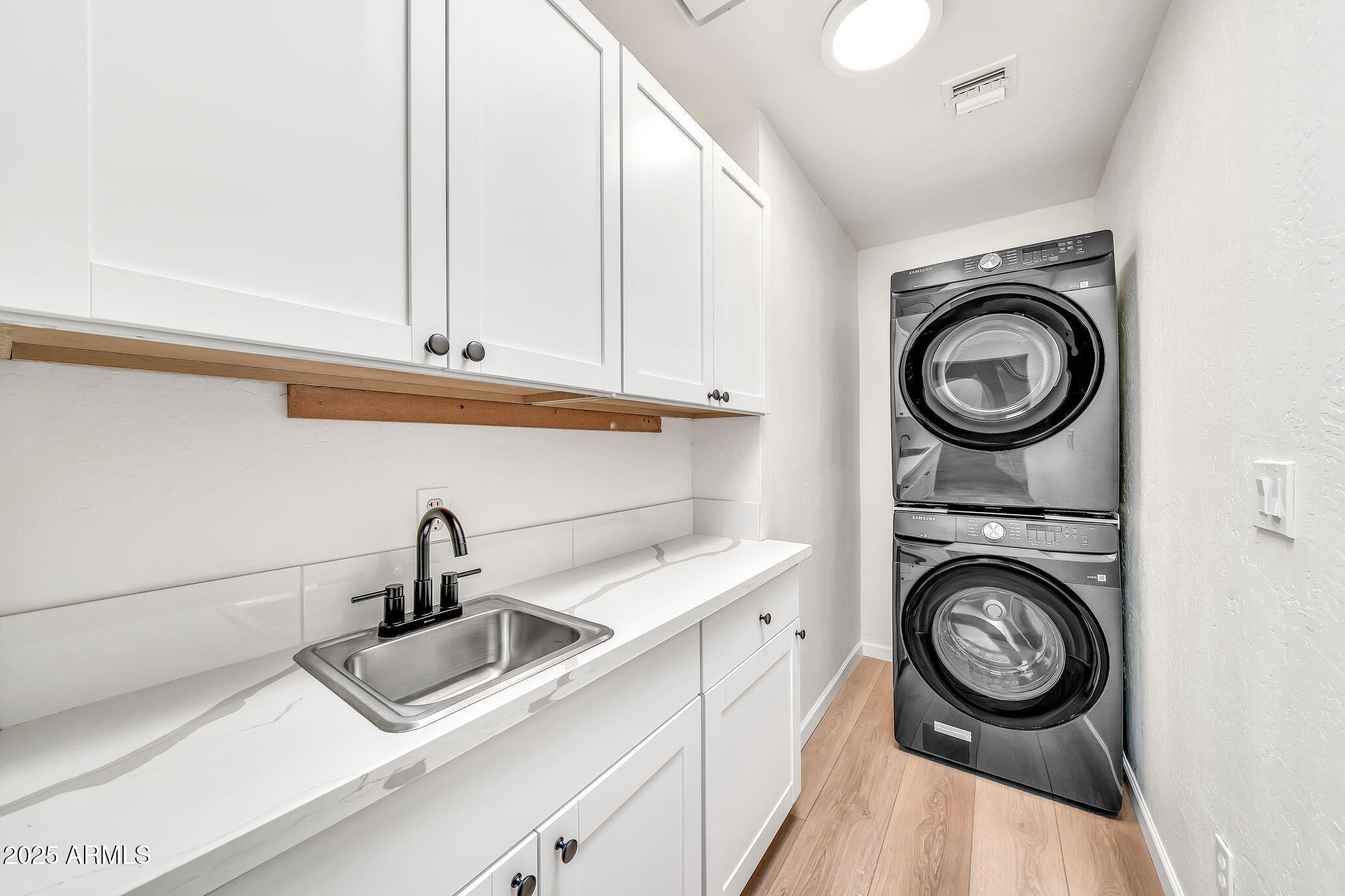 4601 E CAROLINA Drive