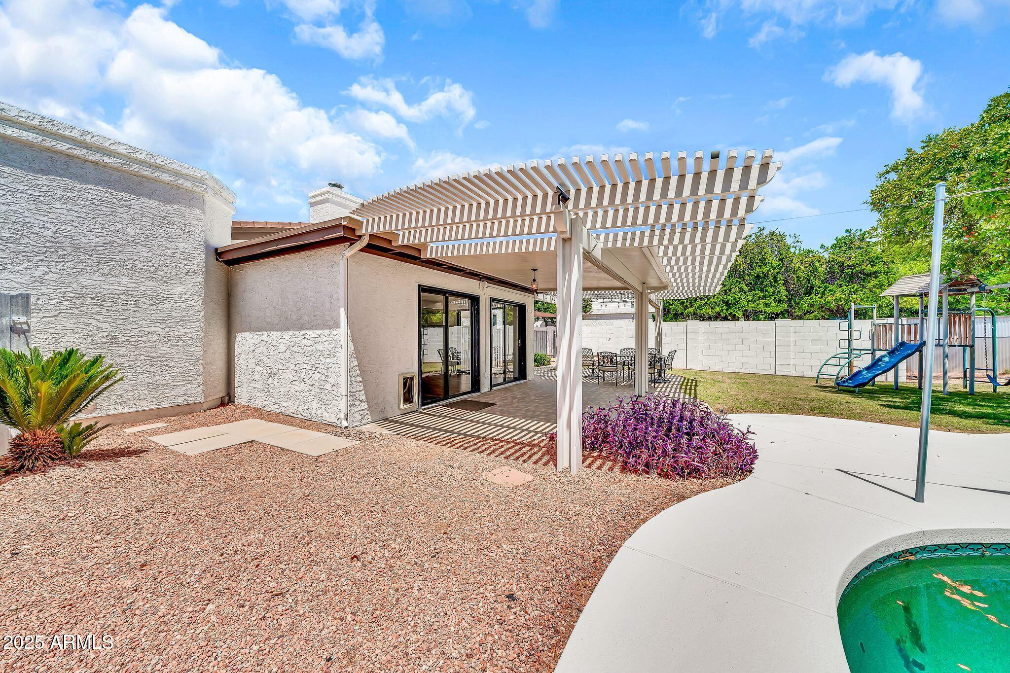 4601 E CAROLINA Drive