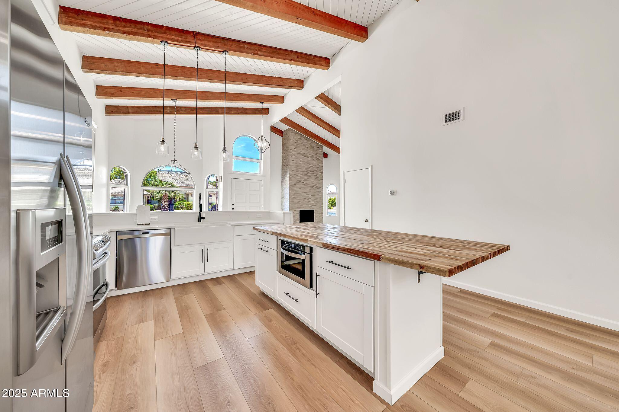 4601 E CAROLINA Drive