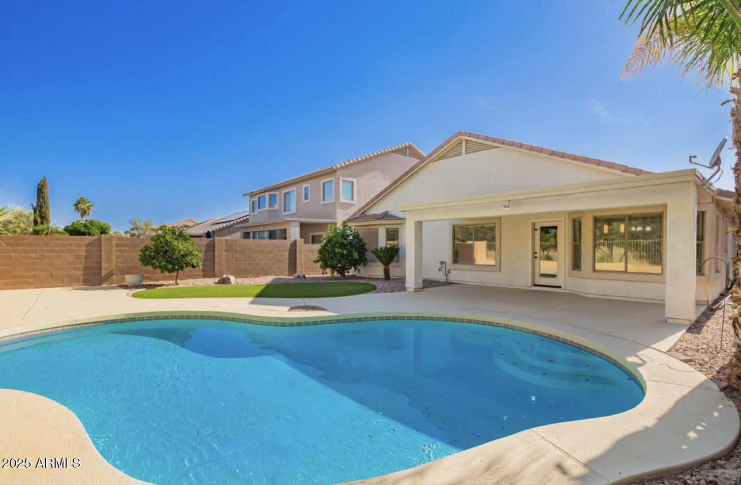 17649 N VERA CRUZ Avenue