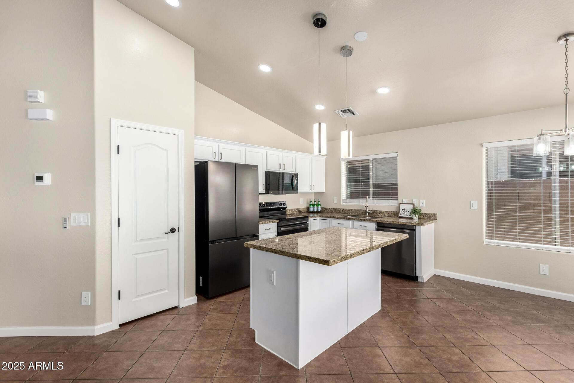 17649 N VERA CRUZ Avenue