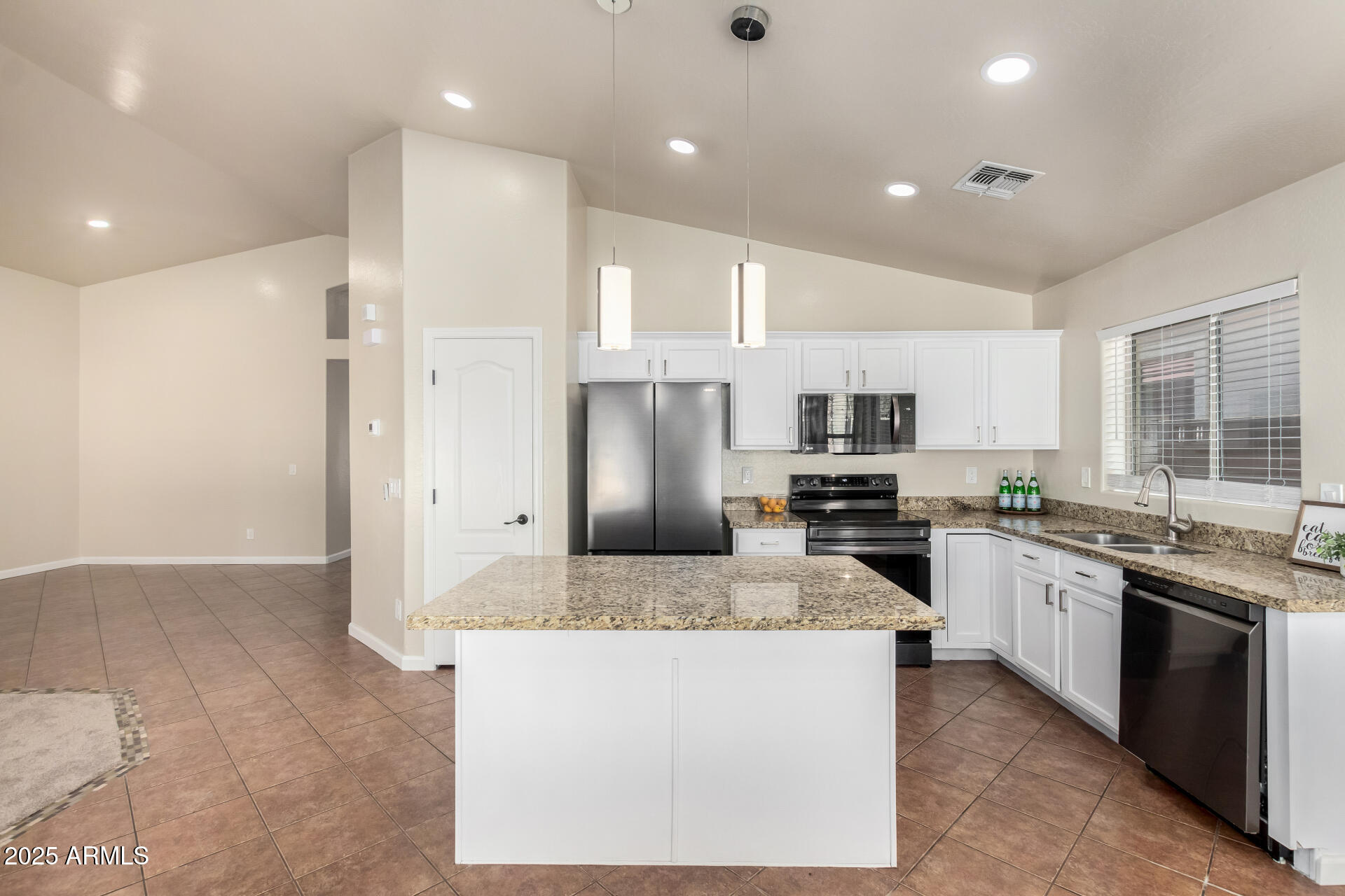 17649 N VERA CRUZ Avenue