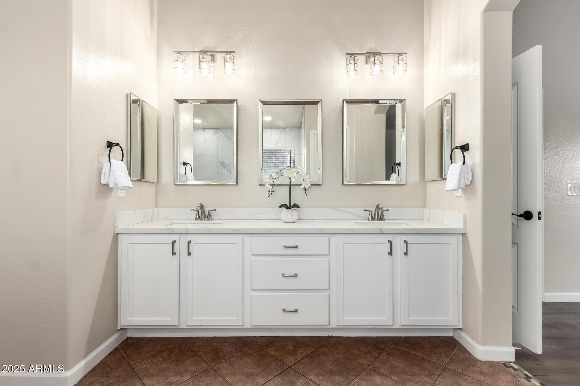 17649 N VERA CRUZ Avenue