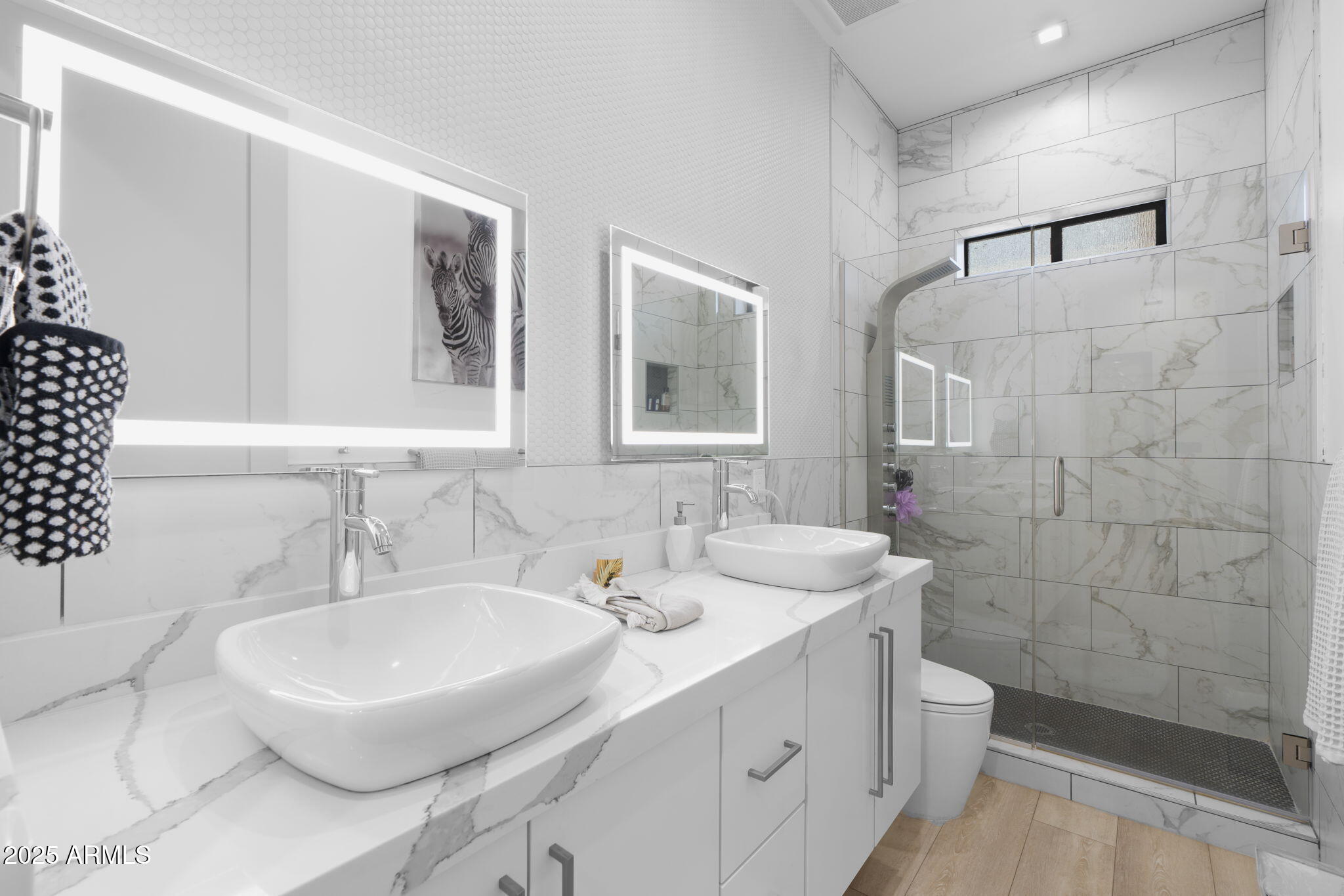 1807 E CAMPBELL Avenue