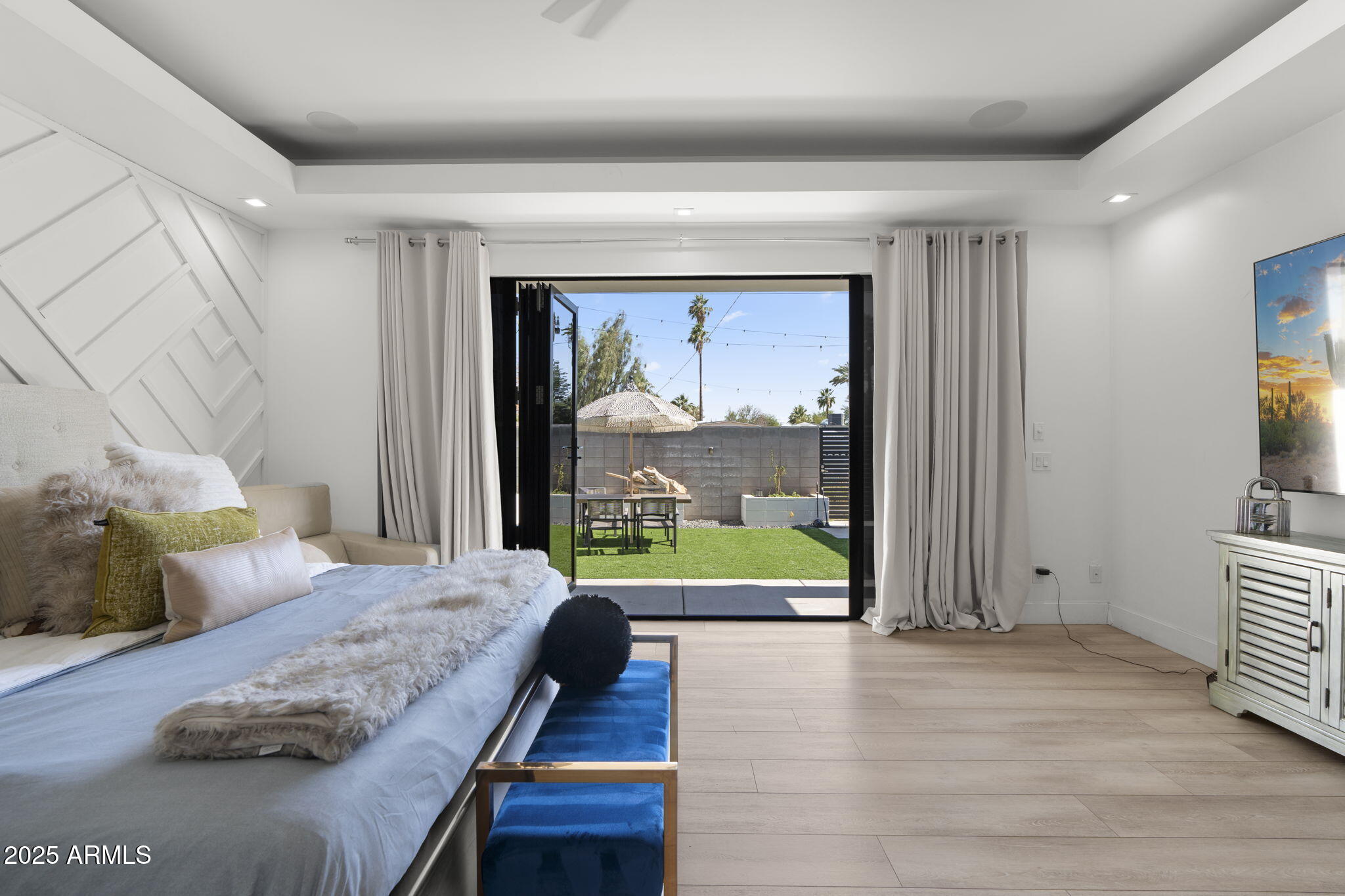 1807 E CAMPBELL Avenue