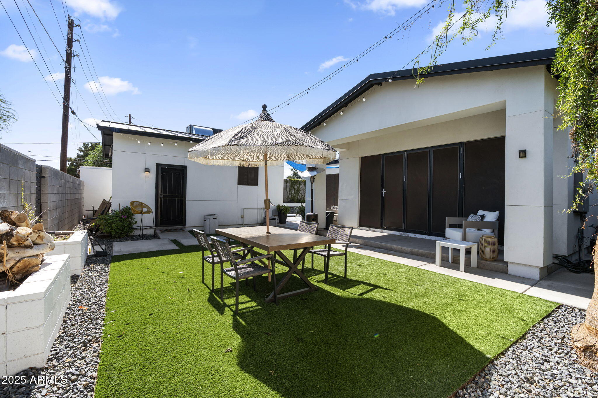 1807 E CAMPBELL Avenue