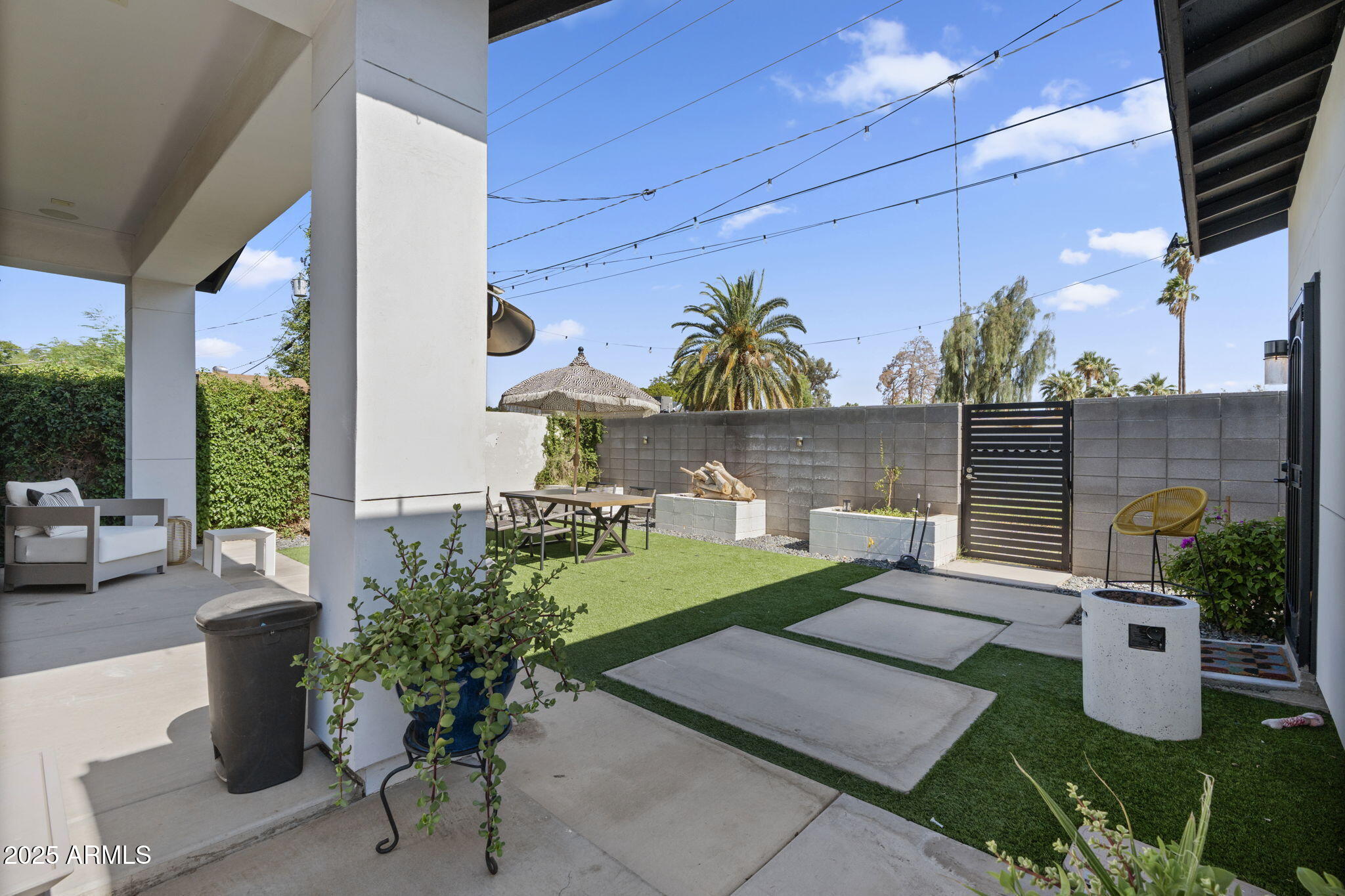 1807 E CAMPBELL Avenue