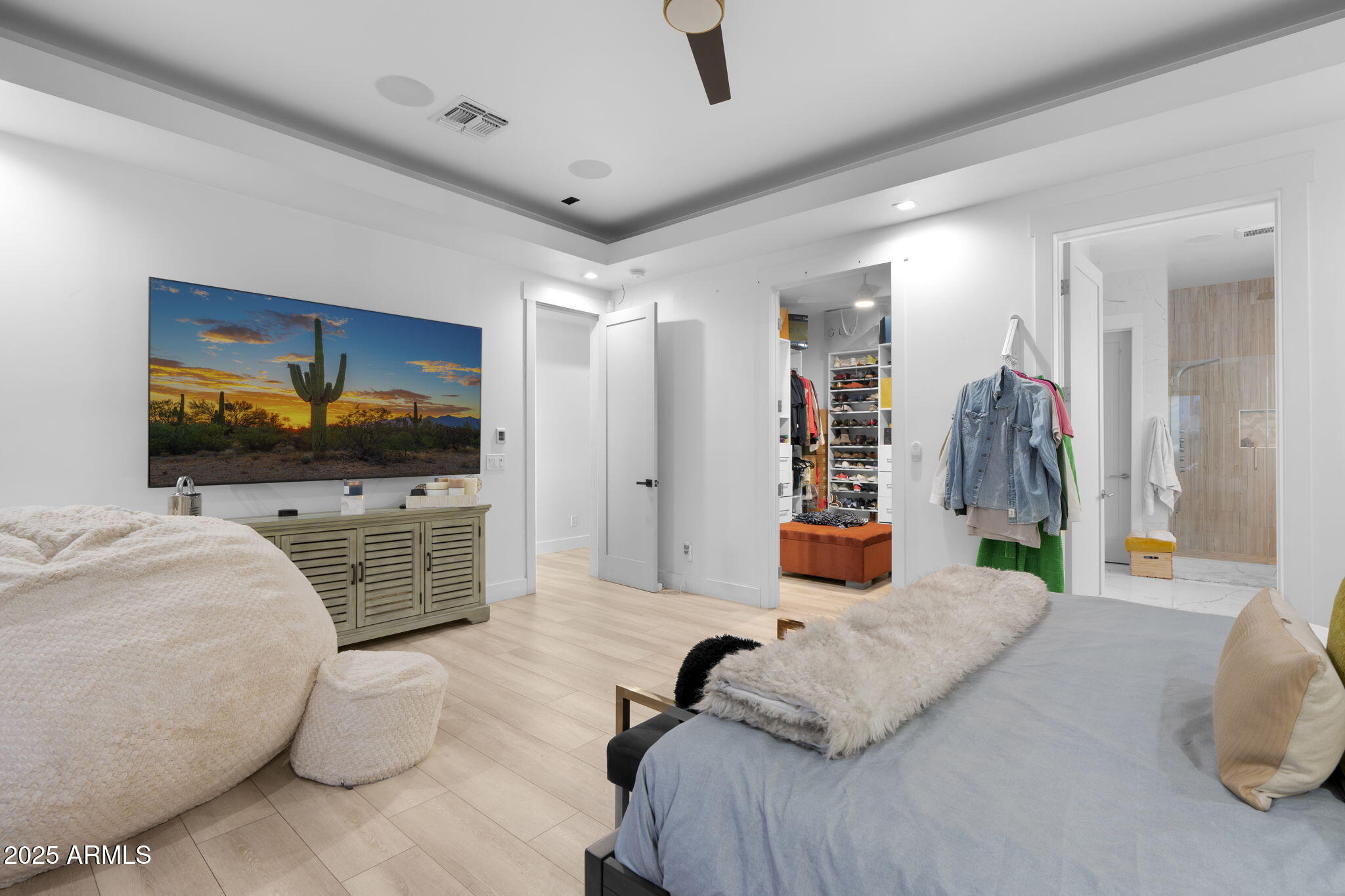 1807 E CAMPBELL Avenue