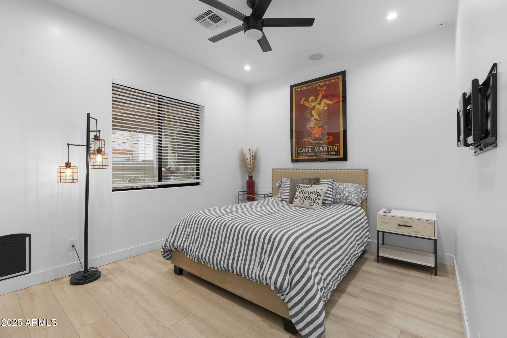 1807 E CAMPBELL Avenue