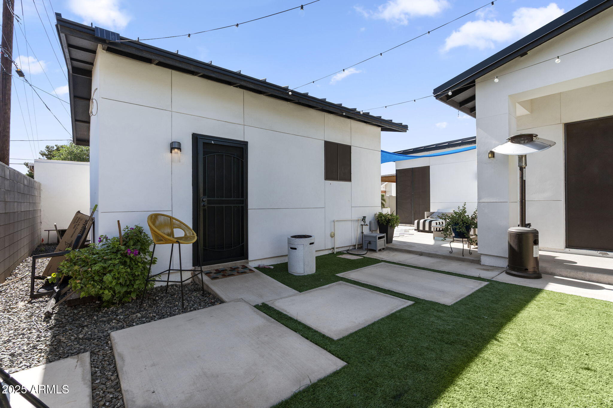 1807 E CAMPBELL Avenue