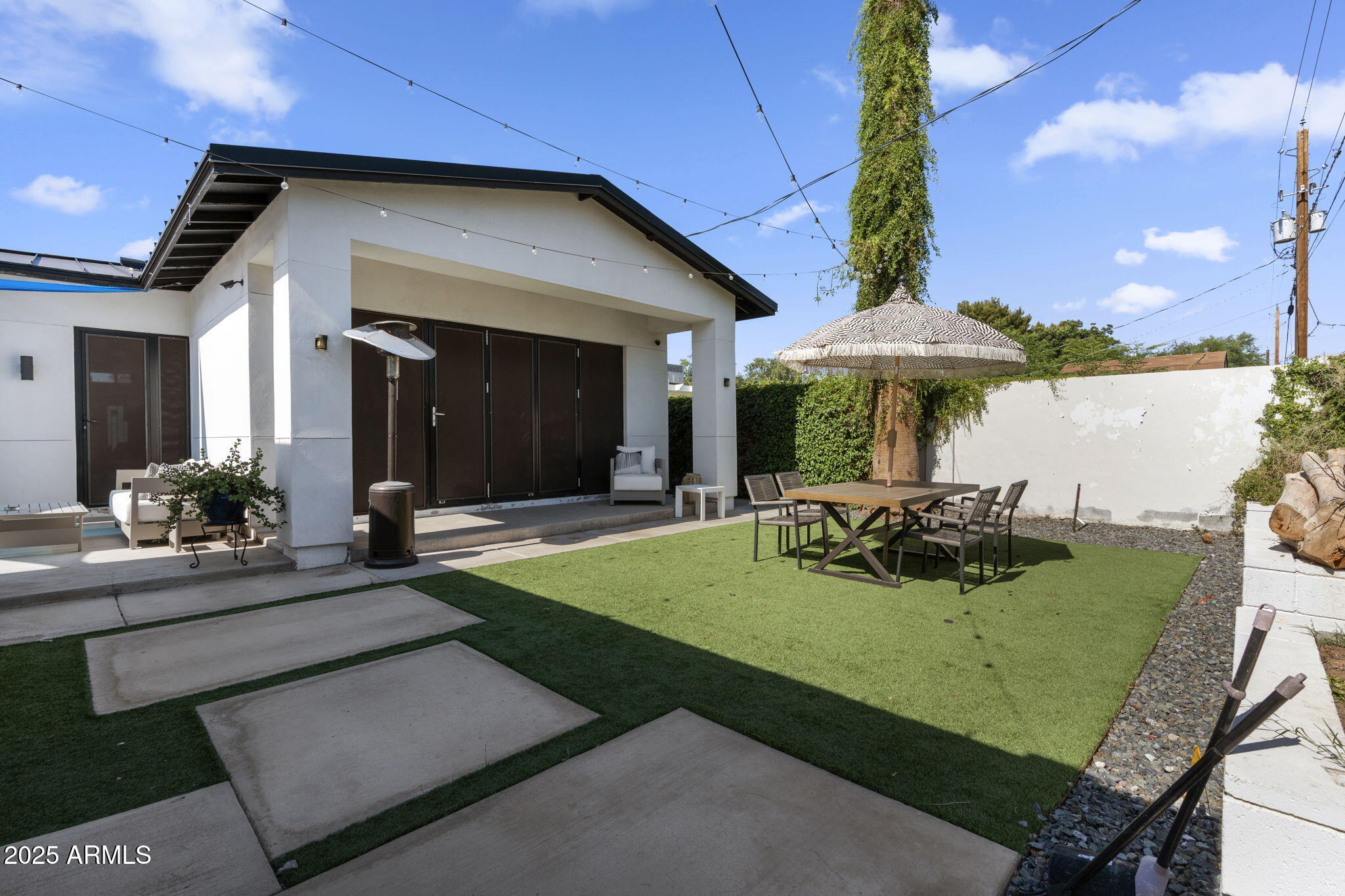 1807 E CAMPBELL Avenue