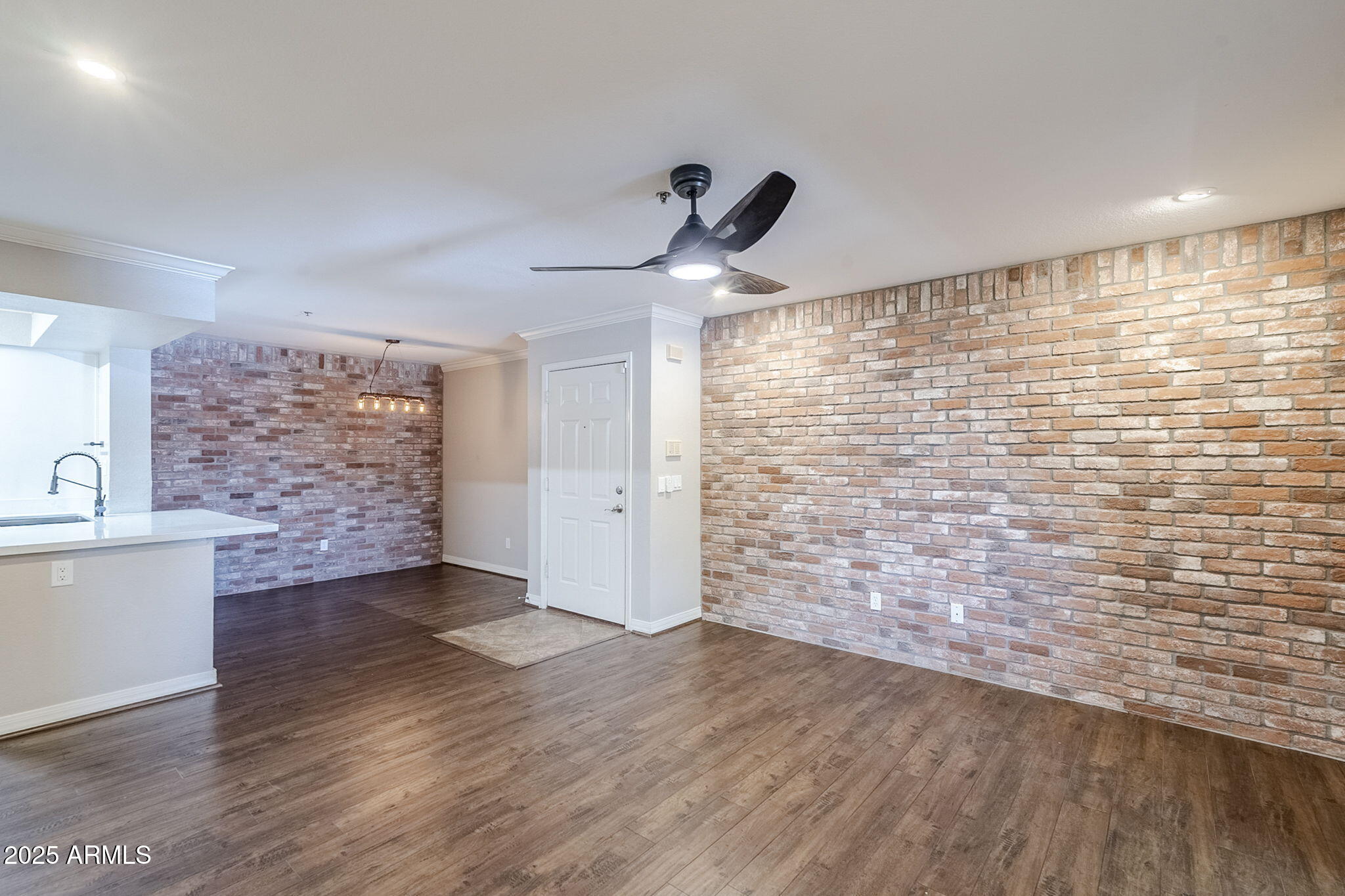 2025 E CAMPBELL Avenue, 143