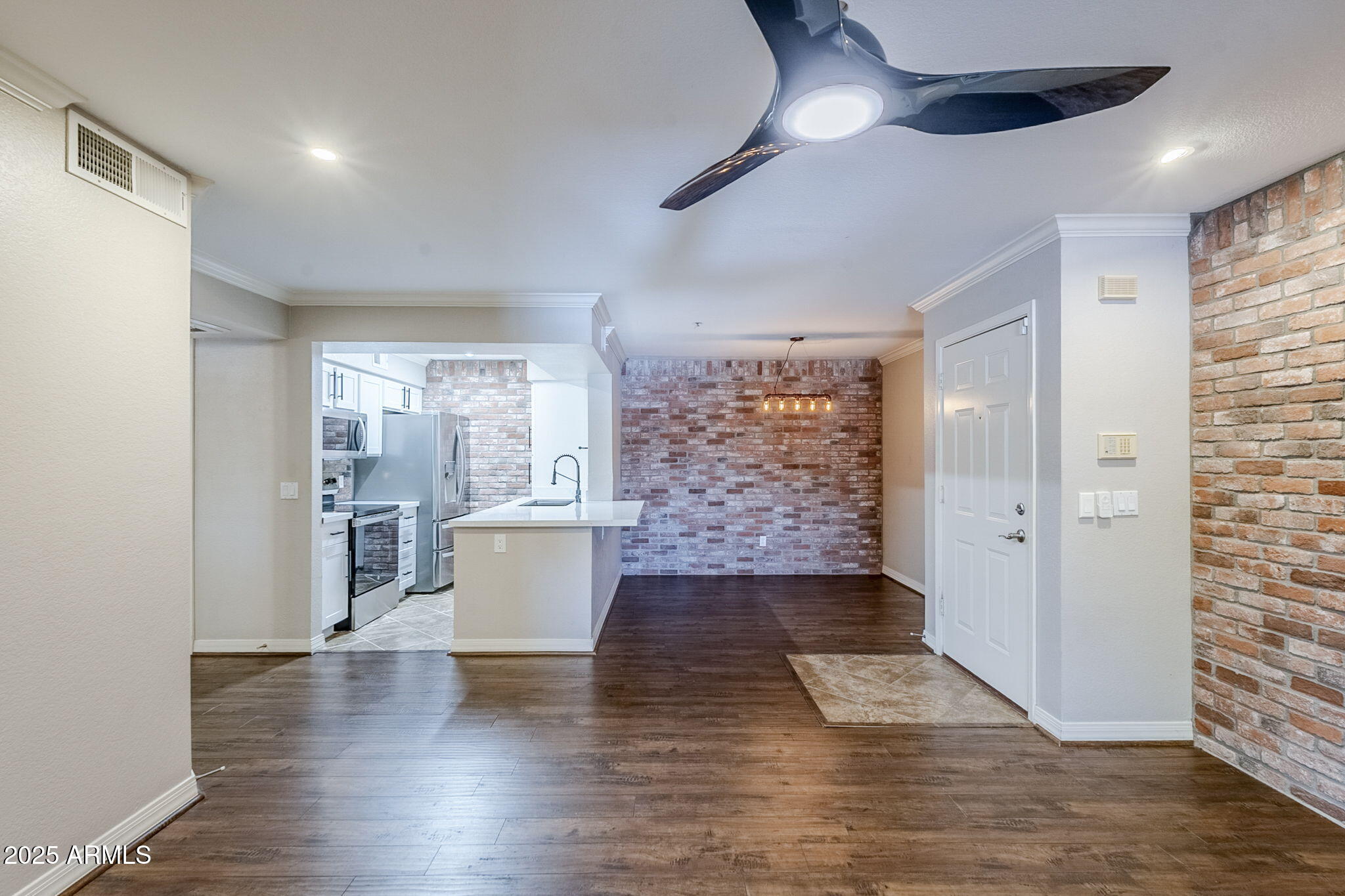 2025 E CAMPBELL Avenue, 143