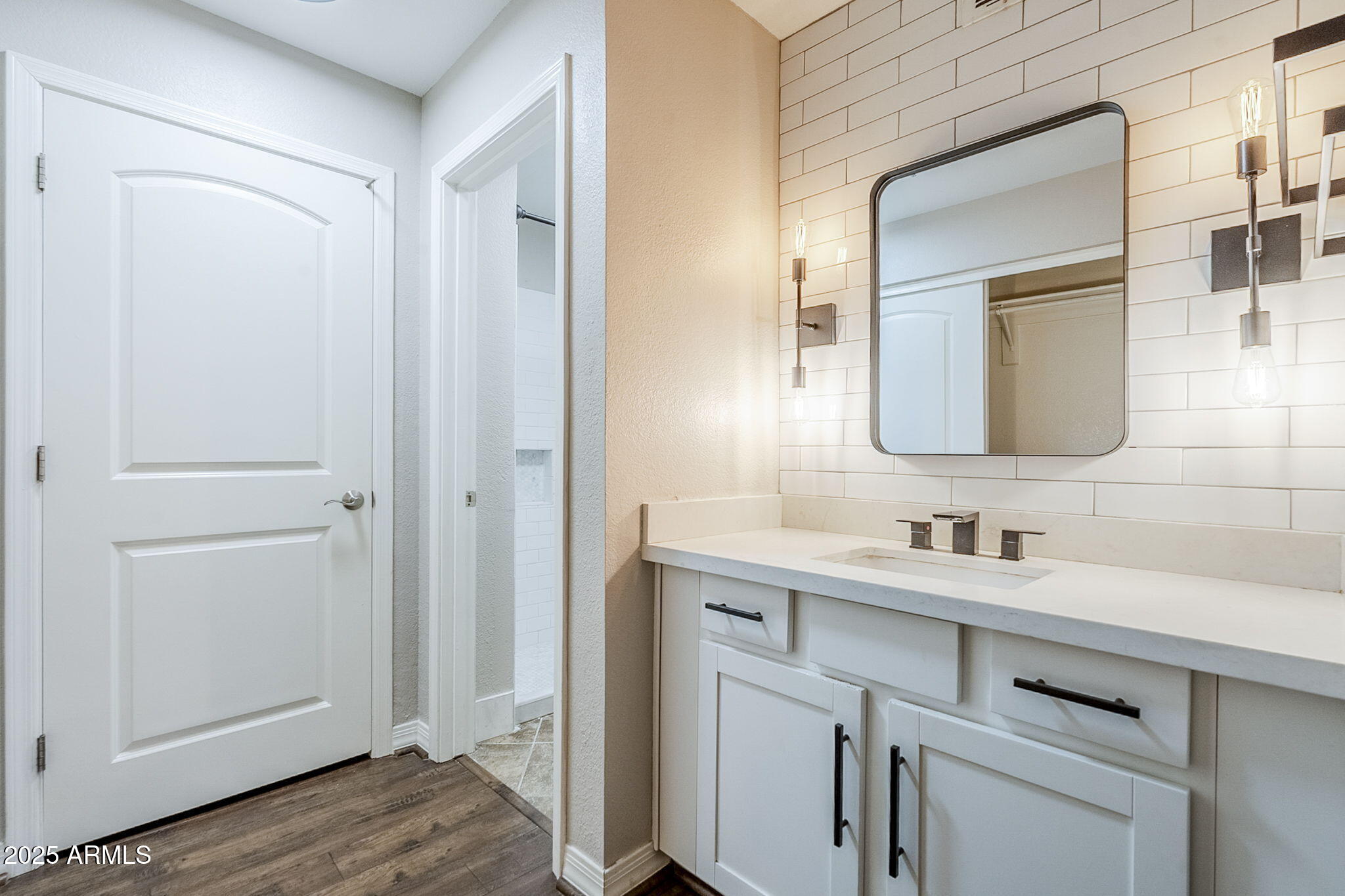 2025 E CAMPBELL Avenue, 143