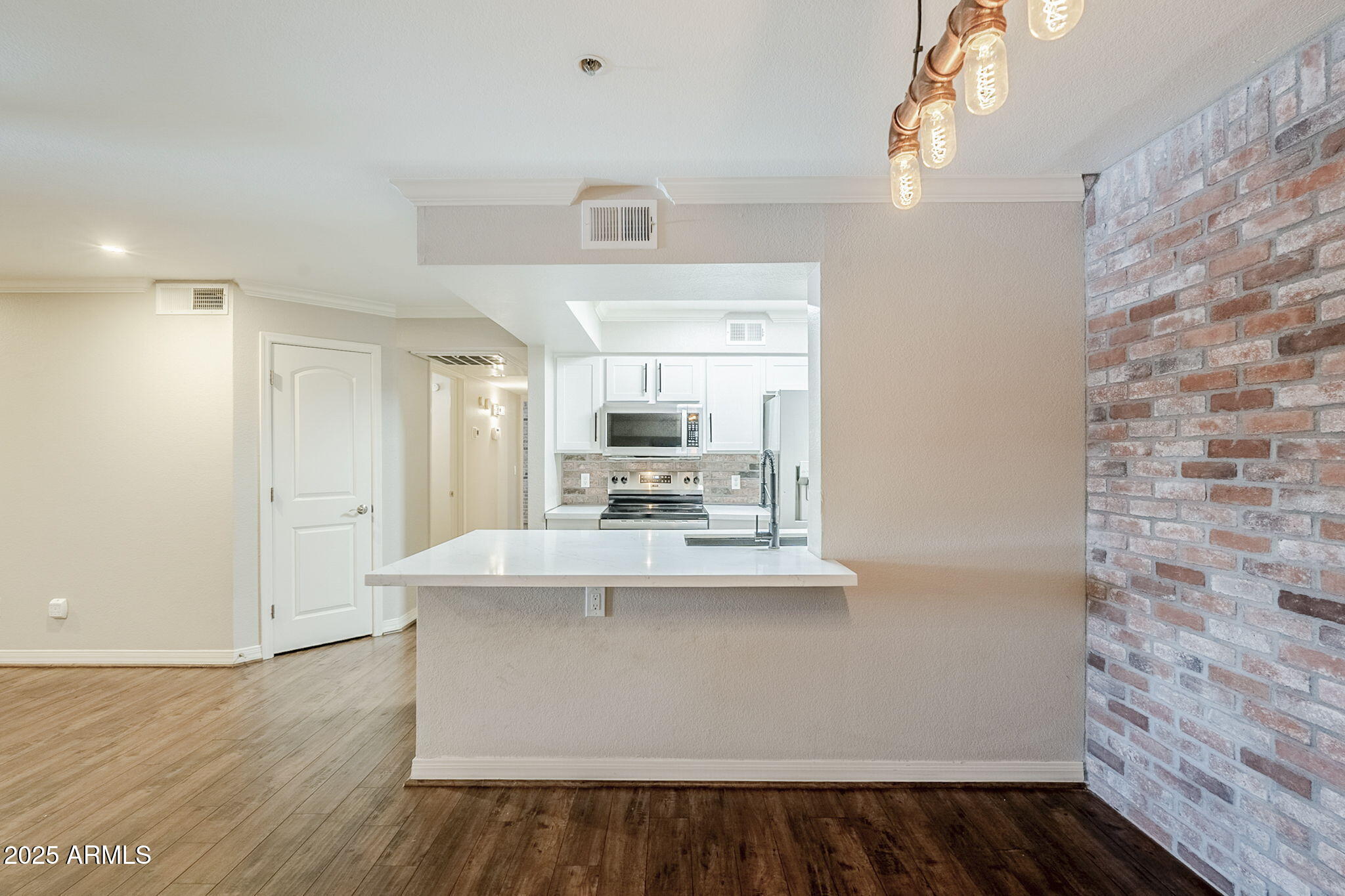 2025 E CAMPBELL Avenue, 143