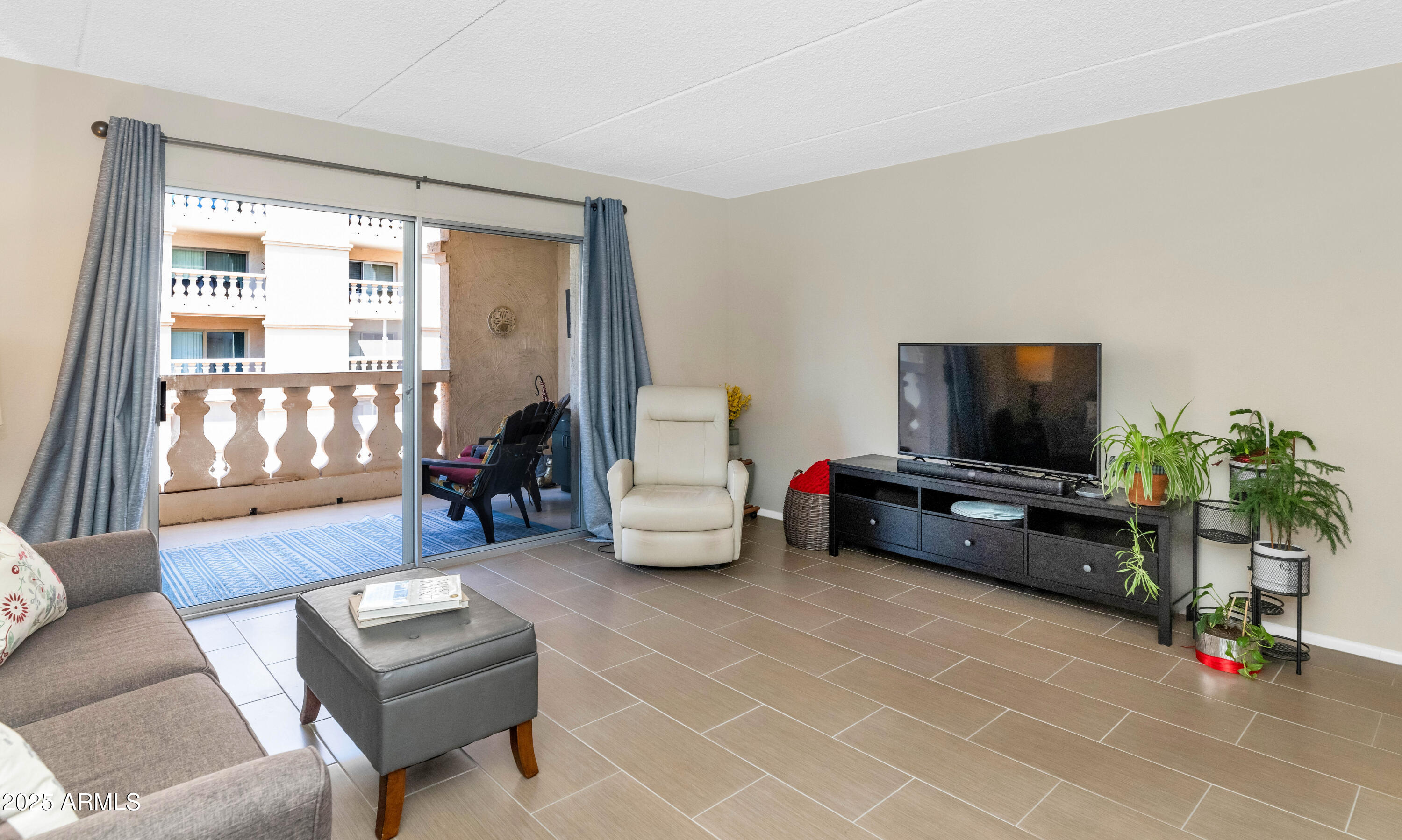 7960 E CAMELBACK Road, 409