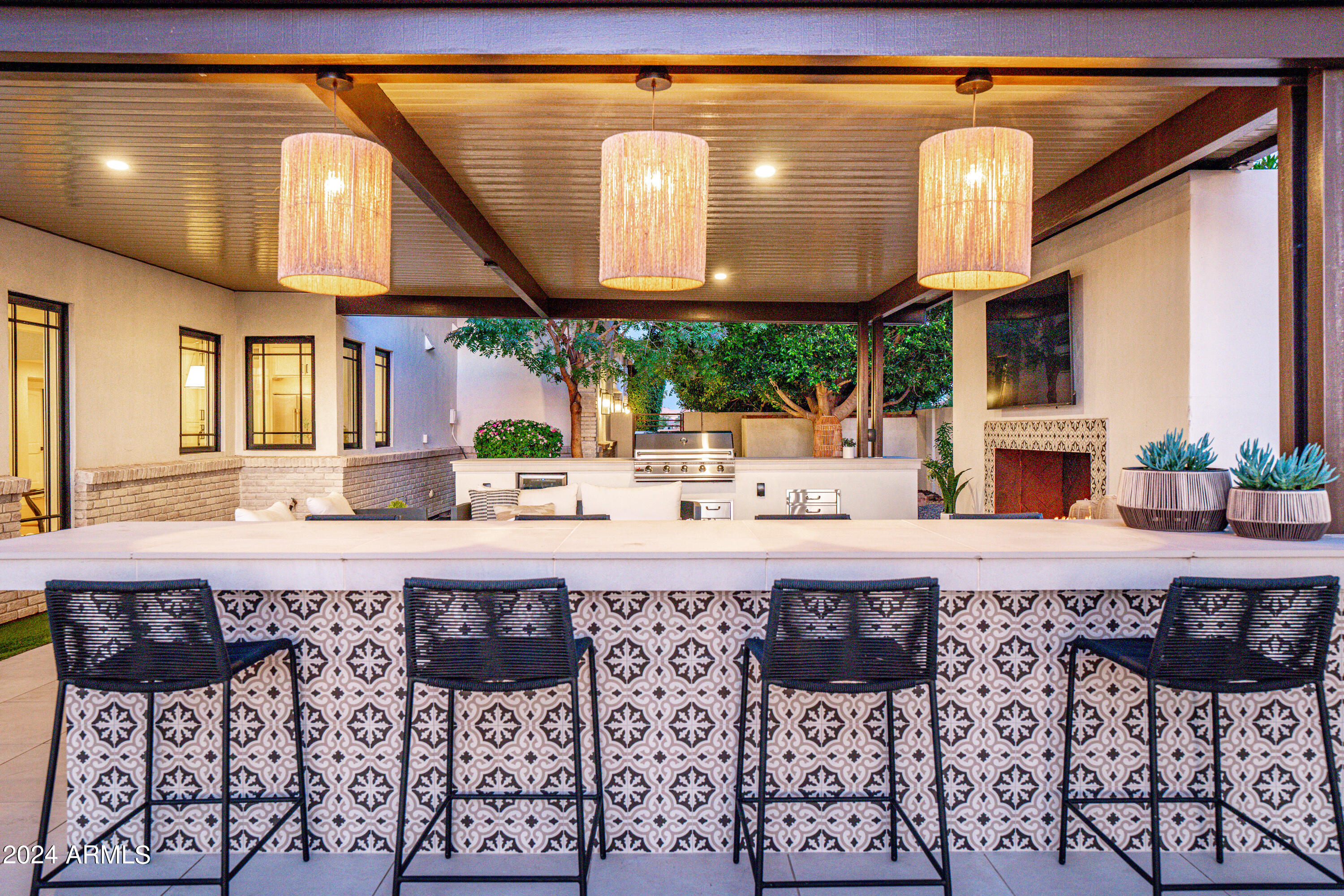 3330 S HORIZON Place